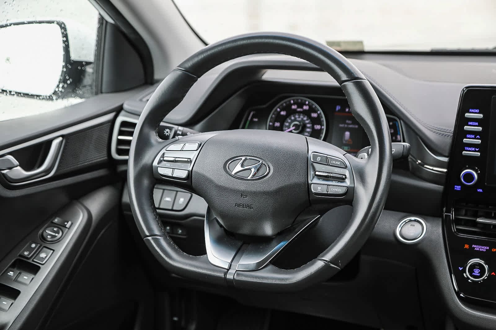 Thumbnail: 2020 Hyundai Ioniq - 13