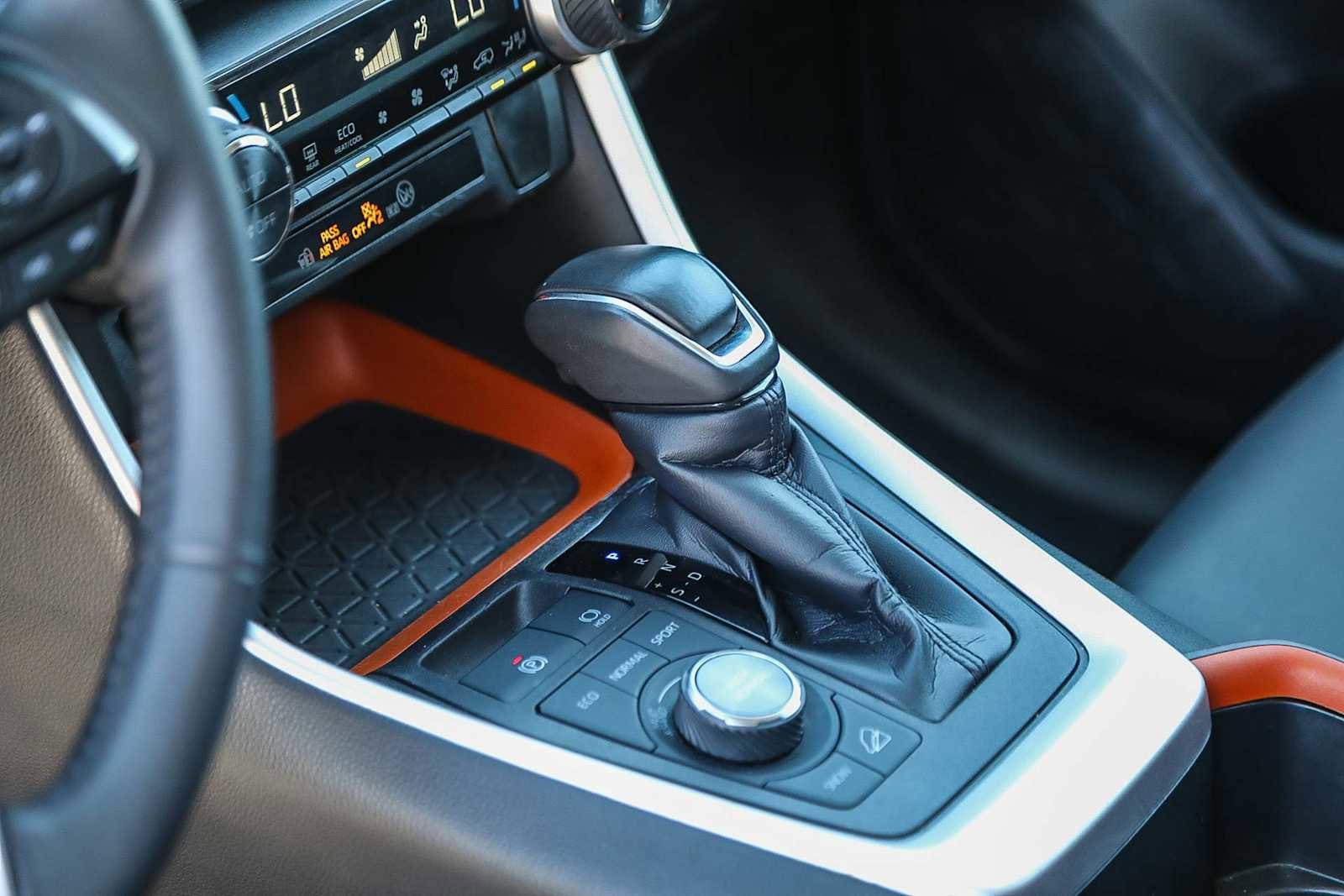 Thumbnail: 2024 Toyota RAV4 - 20