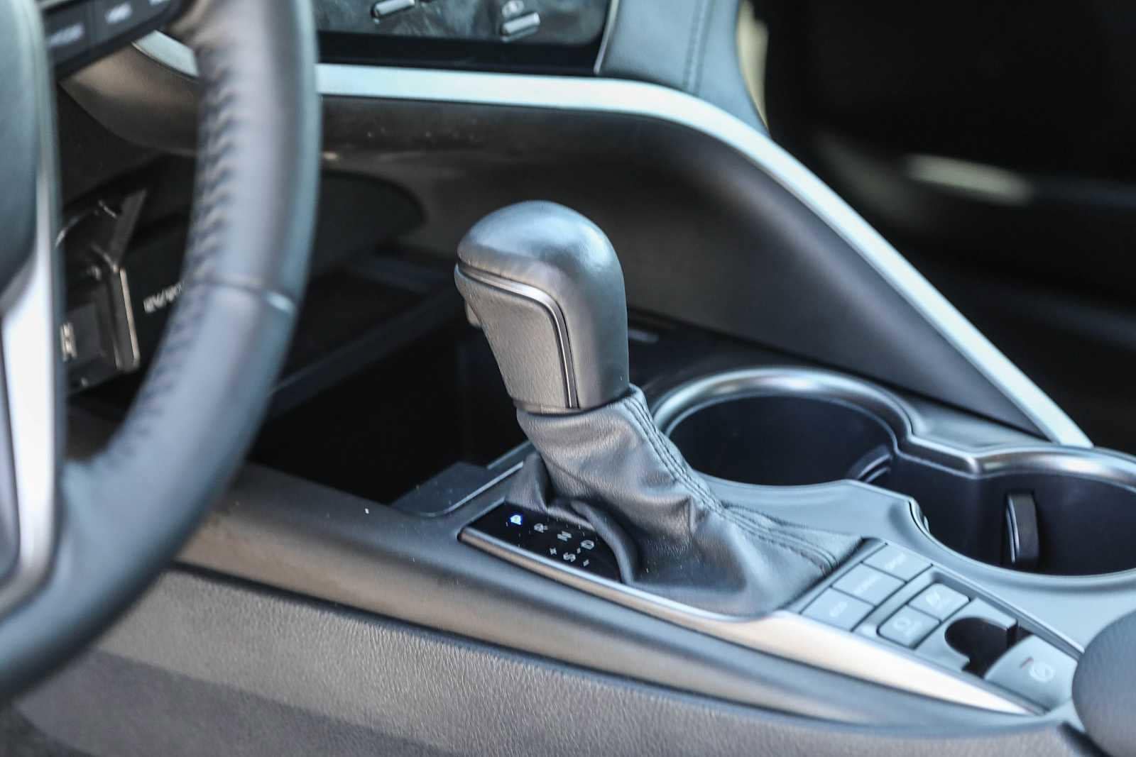 2023 Toyota Camry SE 18