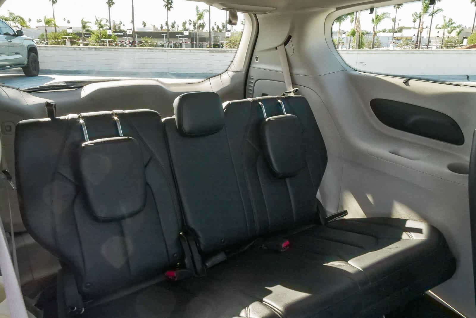 Thumbnail: 2020 Chrysler Pacifica - 17