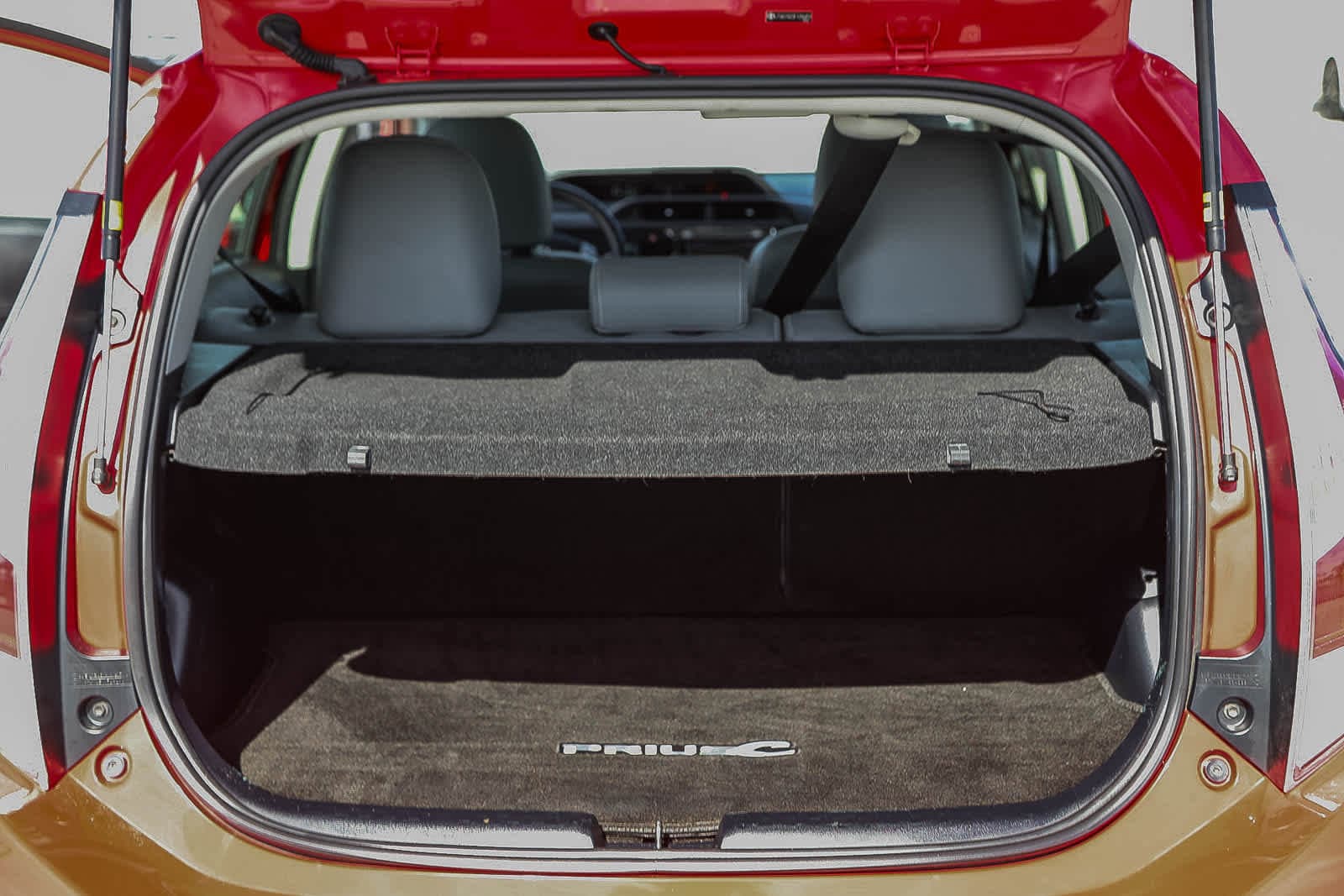 Thumbnail: 2015 Toyota Prius c - 24