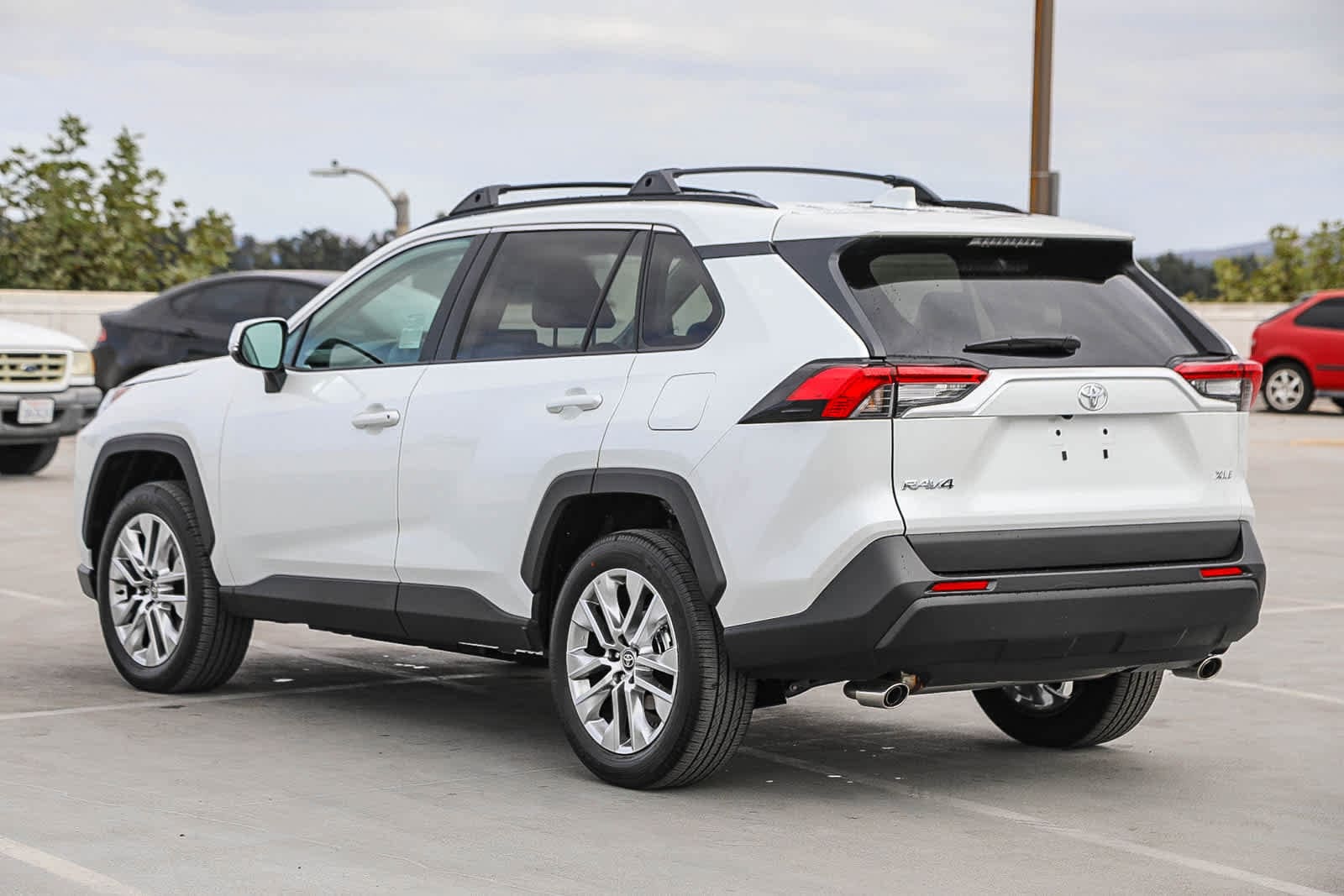 Thumbnail: 2025 Toyota RAV4 - 6