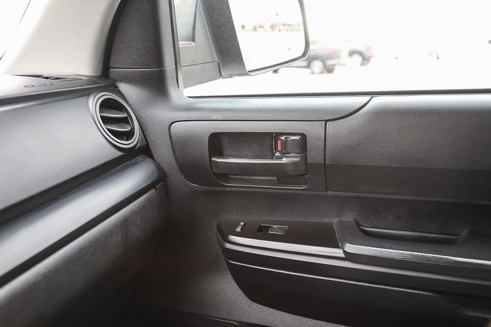 Thumbnail: 2016 Toyota Tundra - 20