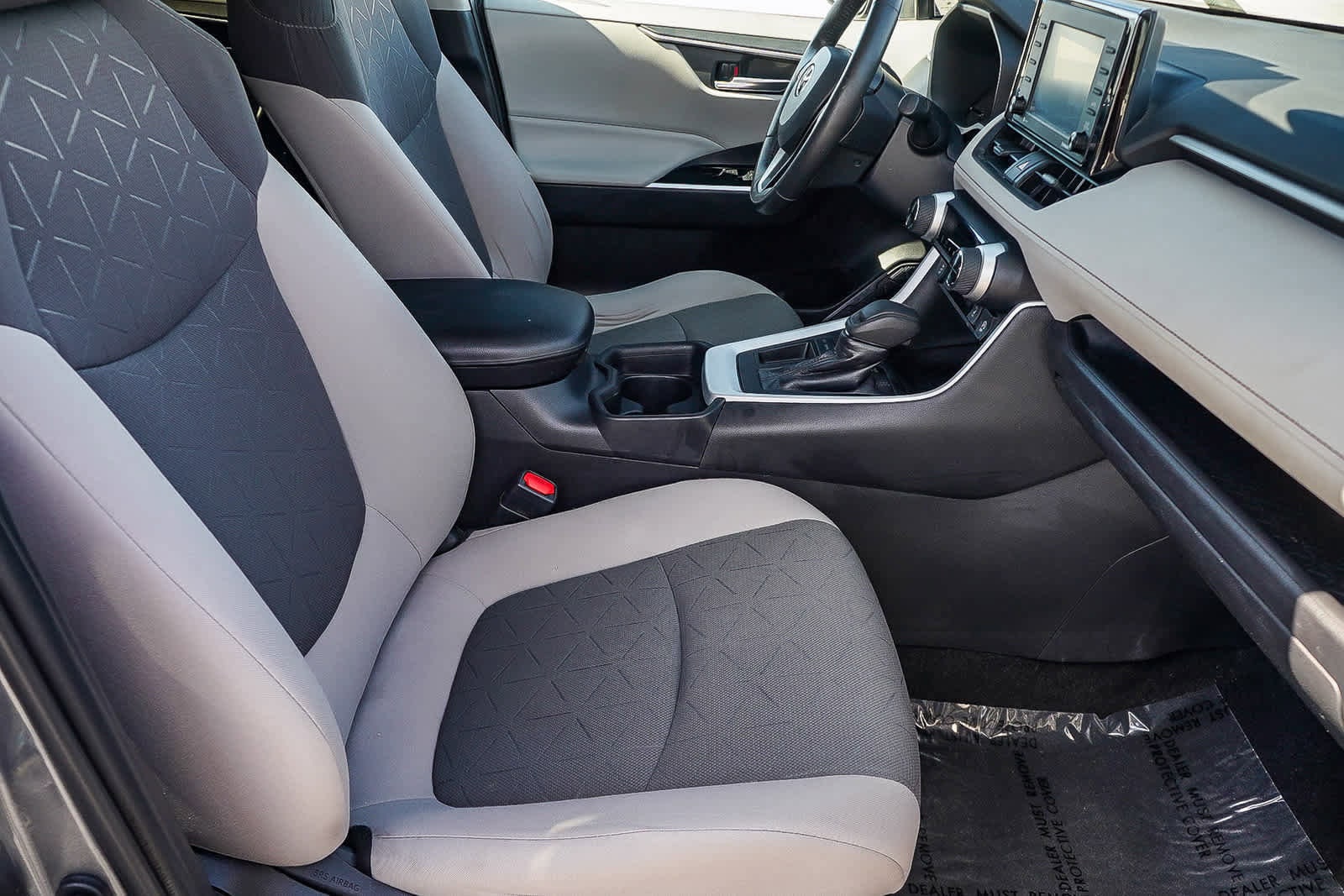 Thumbnail: 2020 Toyota RAV4 - 19