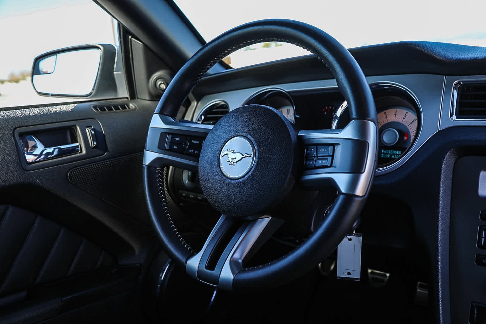 Thumbnail: 2011 Ford Mustang - 16