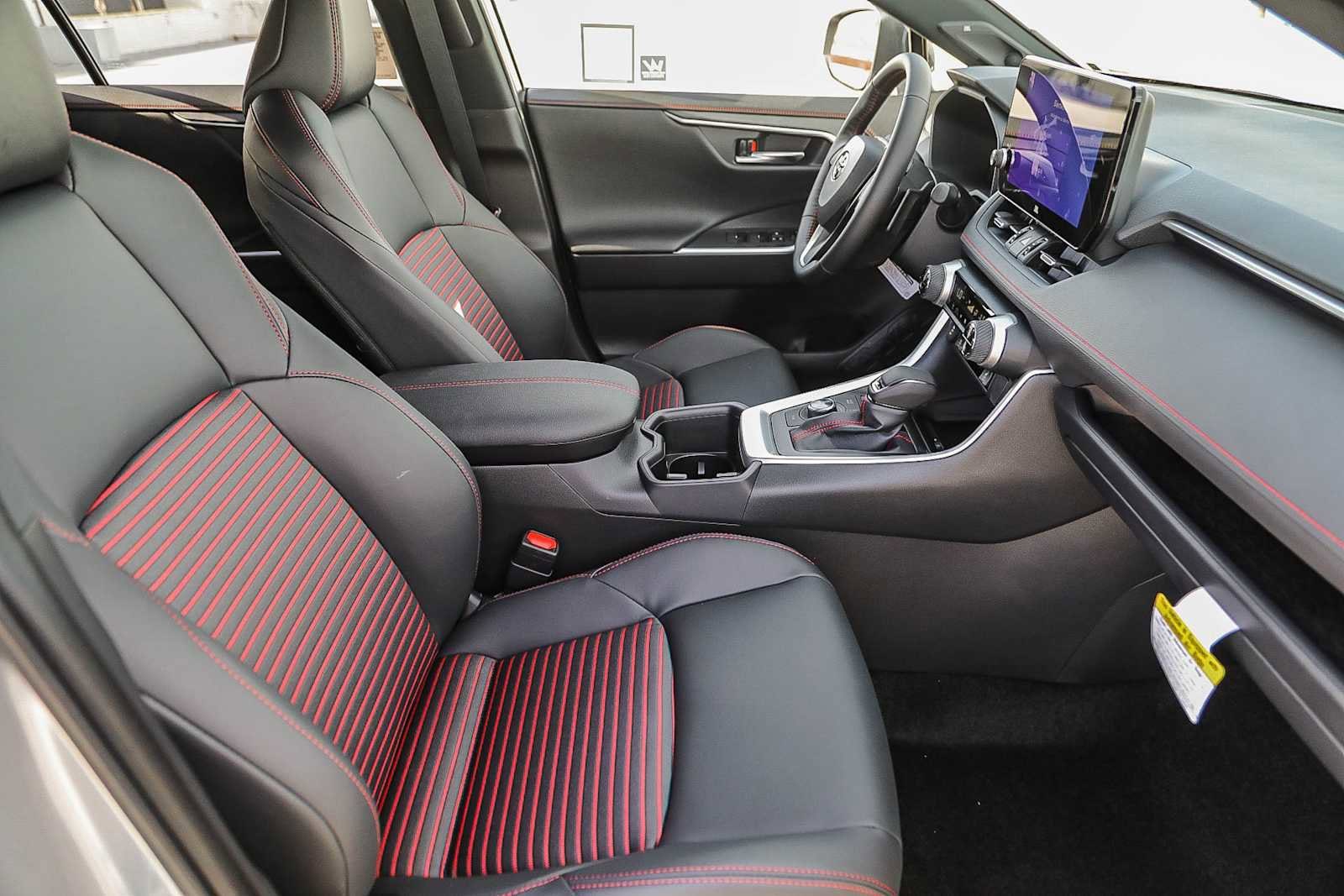 Thumbnail: 2025 Toyota RAV4 - 18