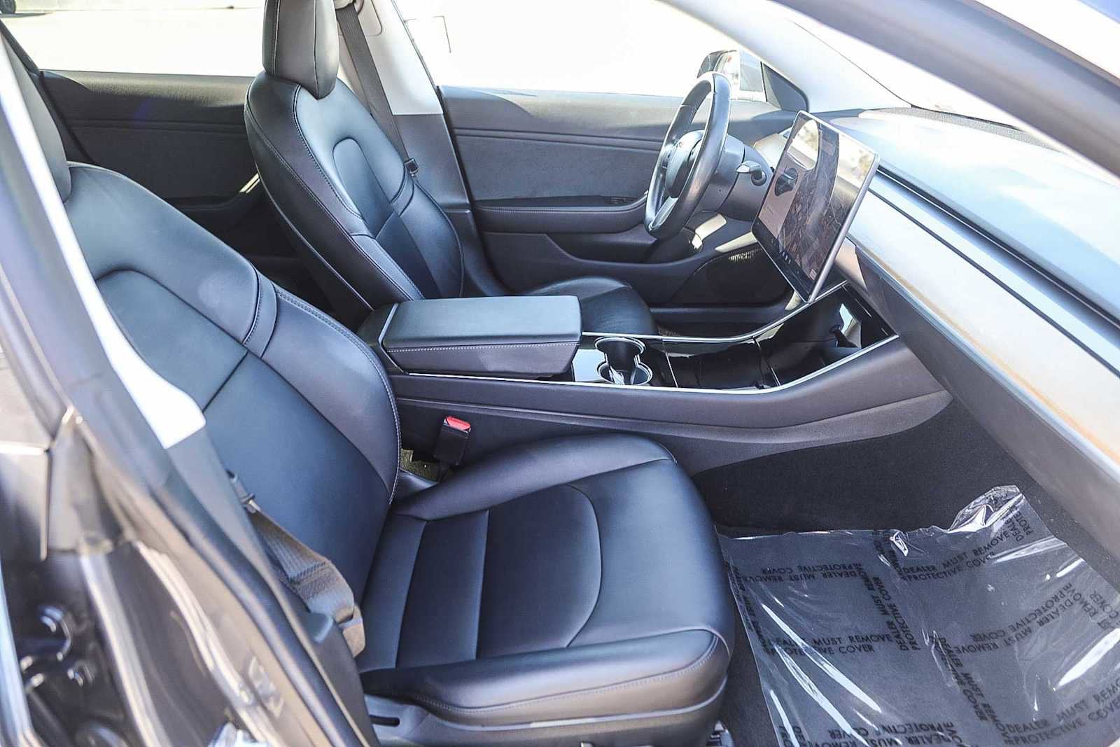 Thumbnail: 2018 Tesla Model 3 - 15