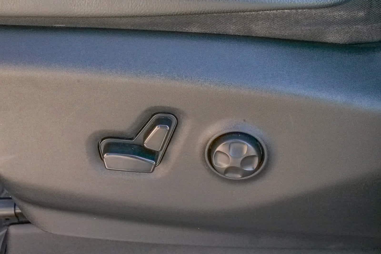 Thumbnail: 2020 Chrysler Pacifica - 22