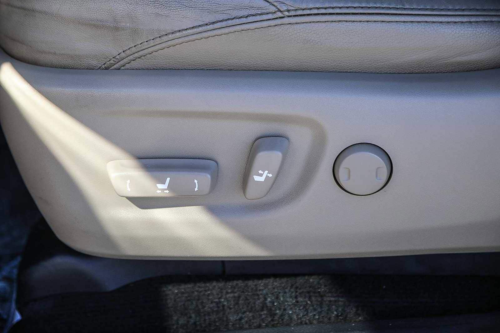 Thumbnail: 2019 Toyota 4Runner - 19