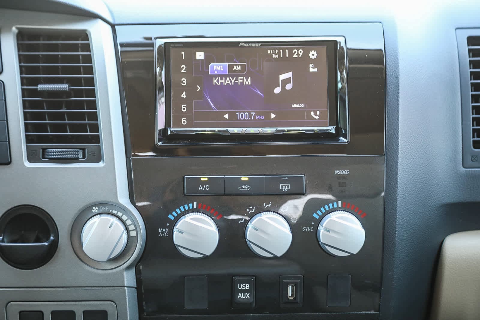 Thumbnail: 2013 Toyota Tundra - 14