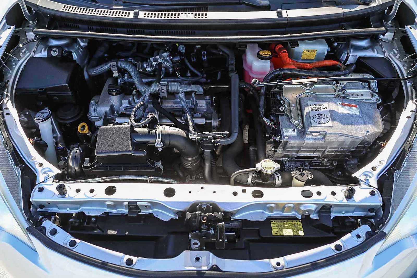 Thumbnail: 2012 Toyota Prius c - 25