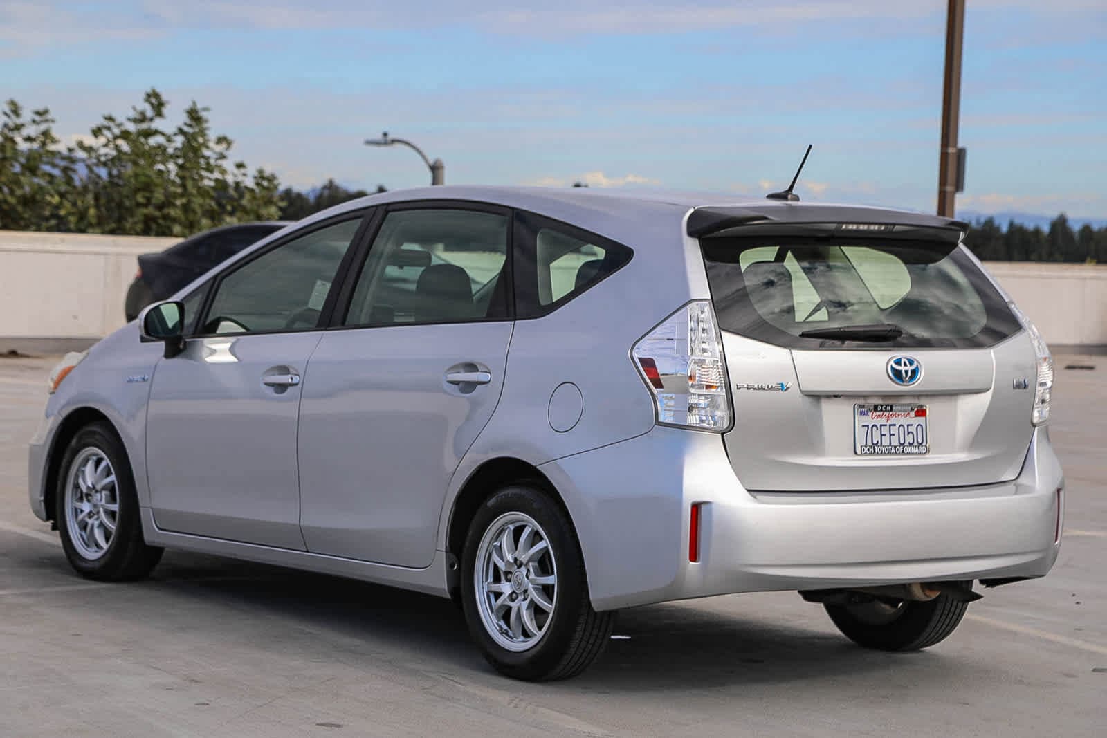 Thumbnail: 2013 Toyota Prius v - 7