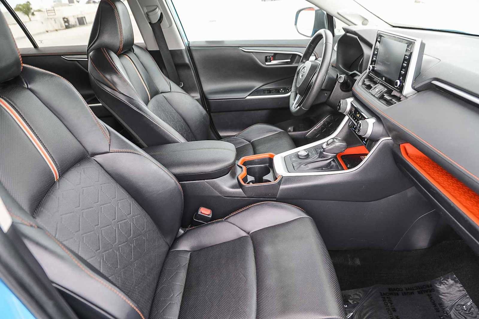Thumbnail: 2019 Toyota RAV4 - 15