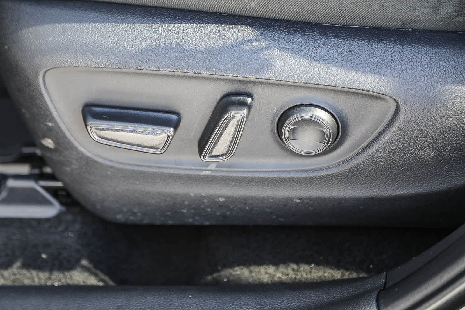 Thumbnail: 2025 Toyota RAV4 - 20