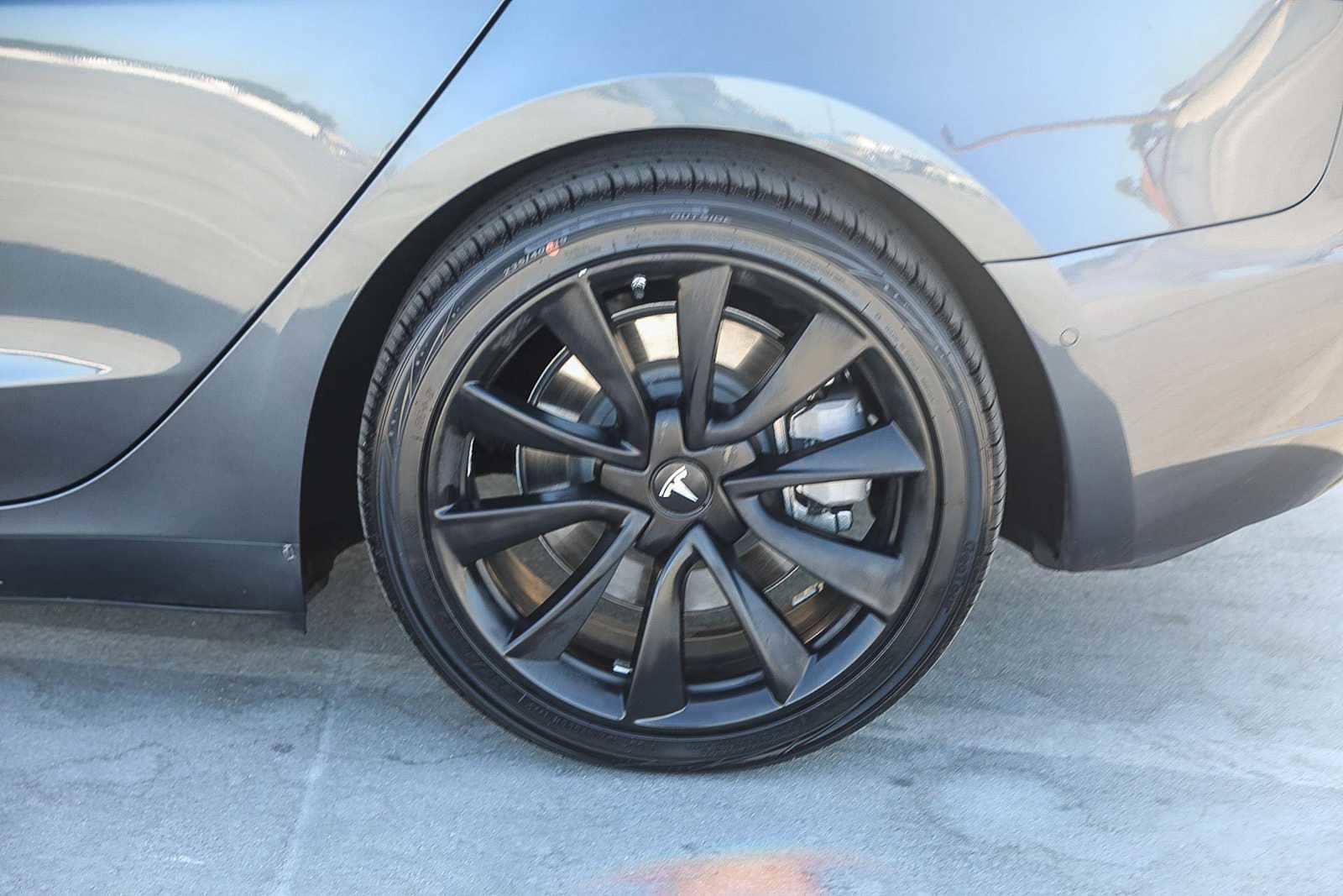 Thumbnail: 2018 Tesla Model 3 - 10