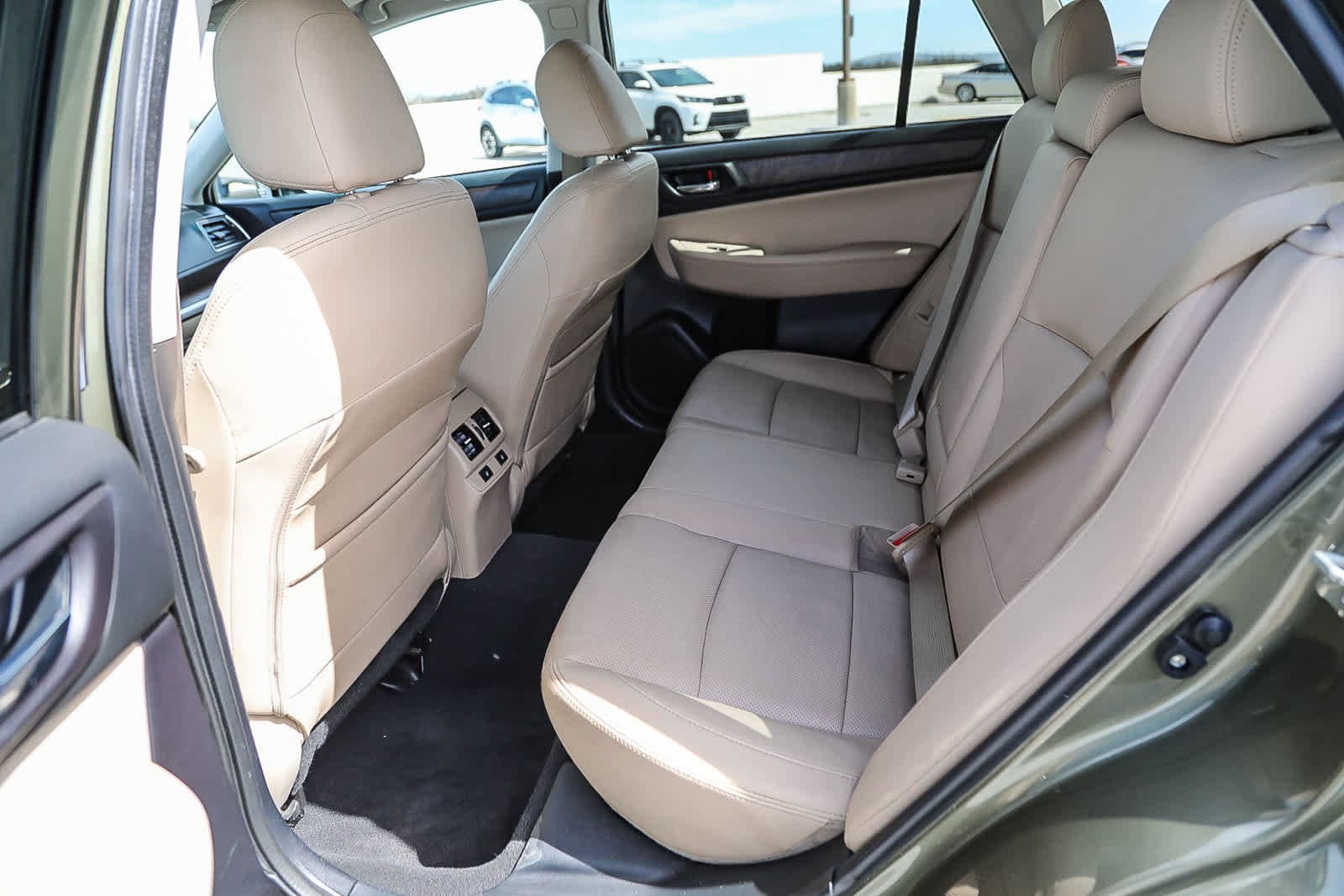 Thumbnail: 2017 Subaru Outback - 16