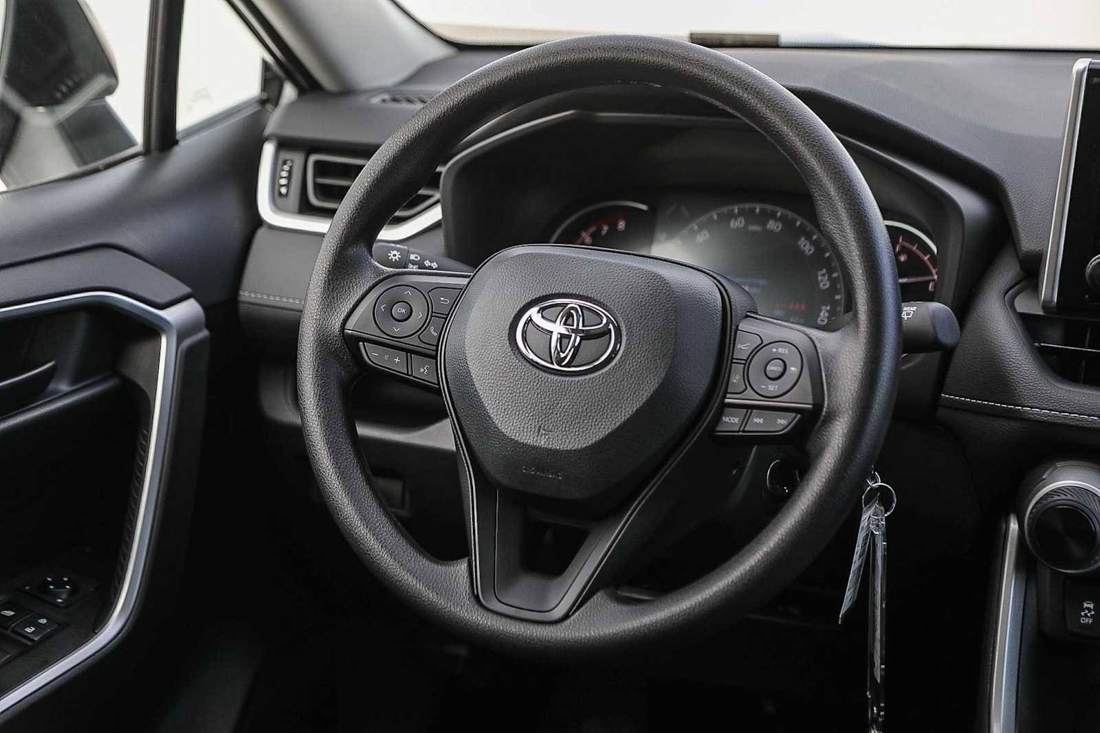 Thumbnail: 2025 Toyota RAV4 - 17