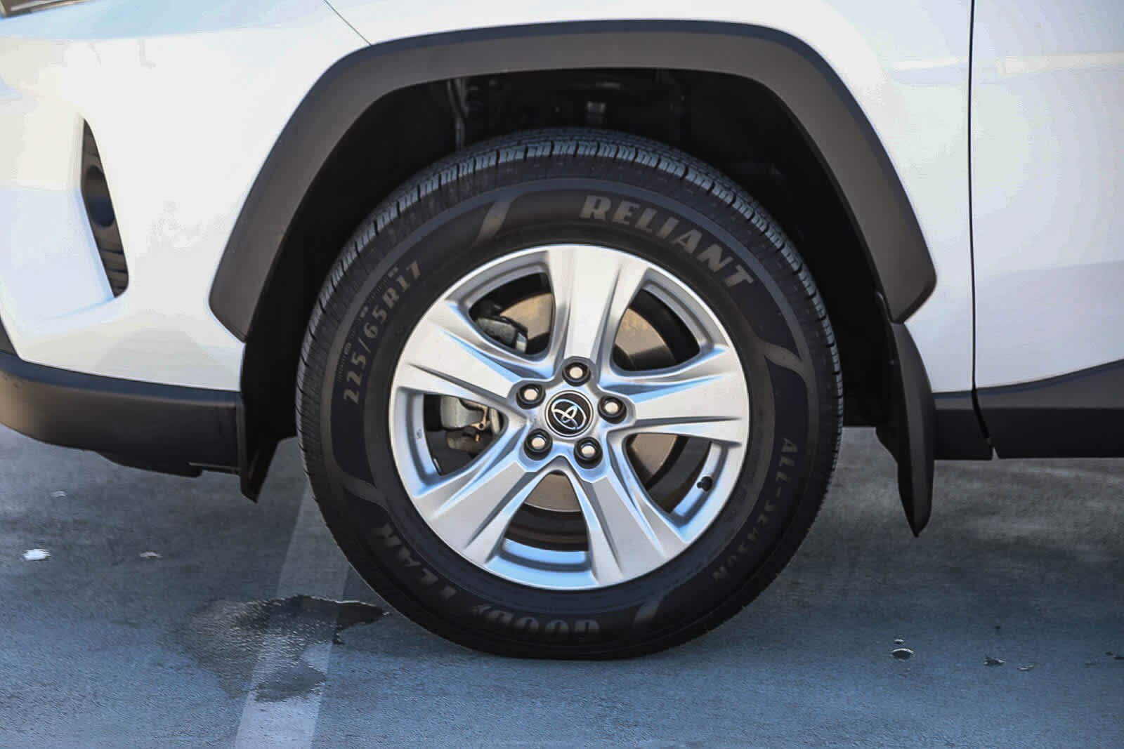 Thumbnail: 2020 Toyota RAV4 - 11