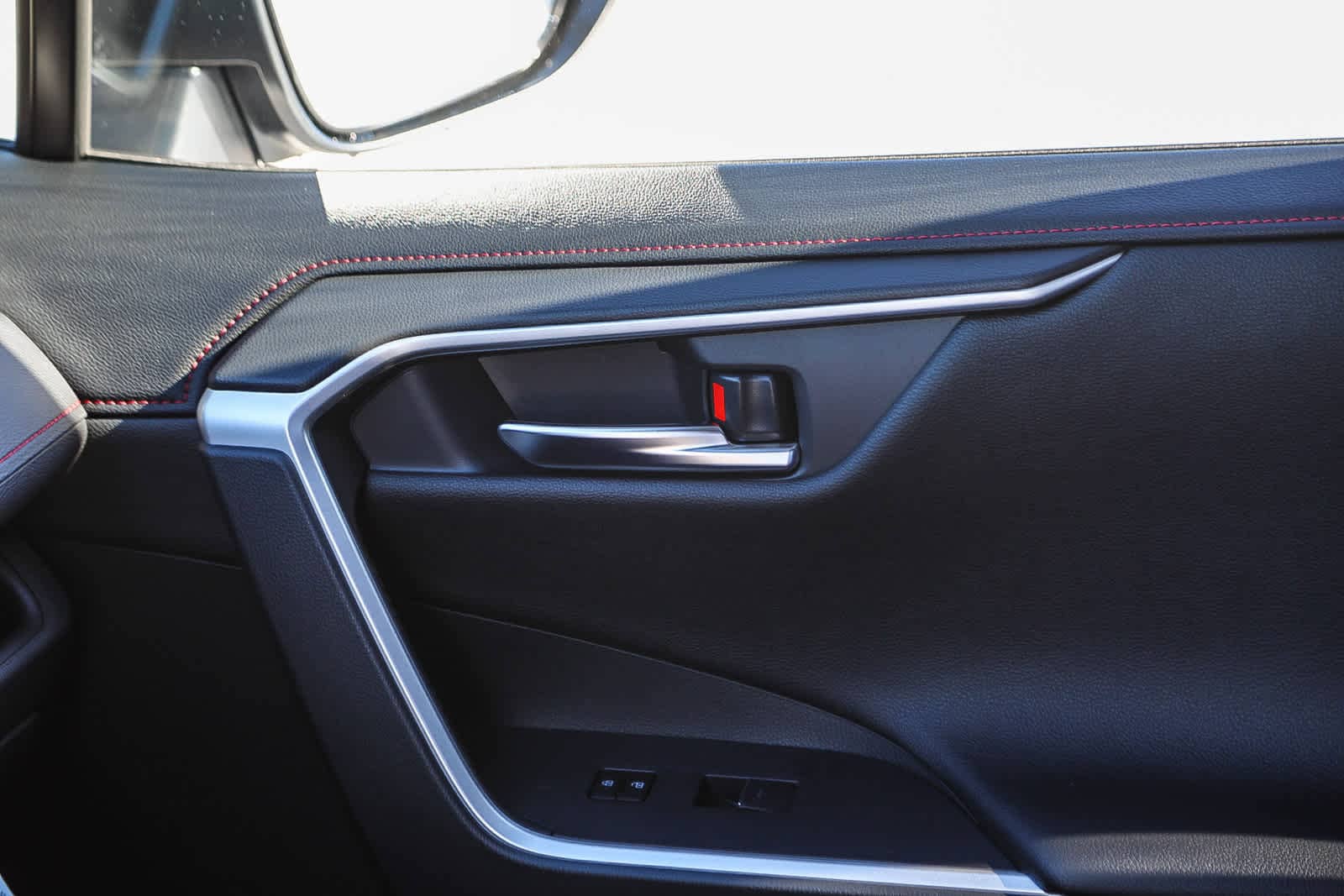 Thumbnail: 2025 Toyota RAV4 - 23