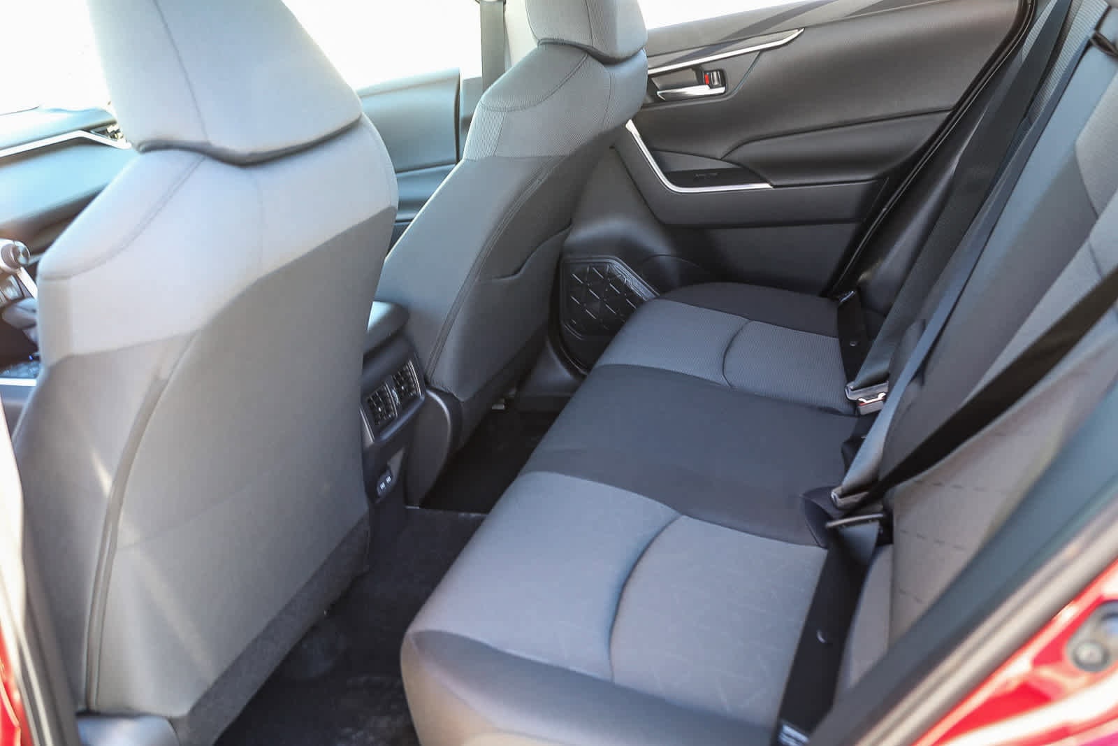 Thumbnail: 2025 Toyota RAV4 - 18