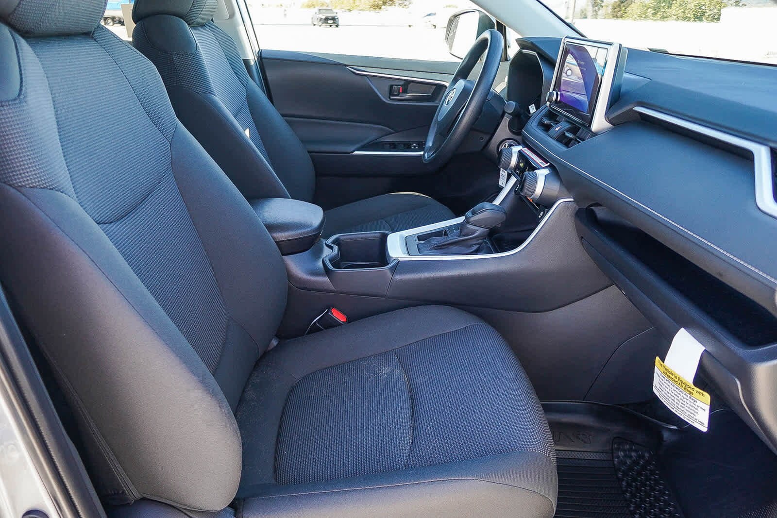 Thumbnail: 2025 Toyota RAV4 - 21