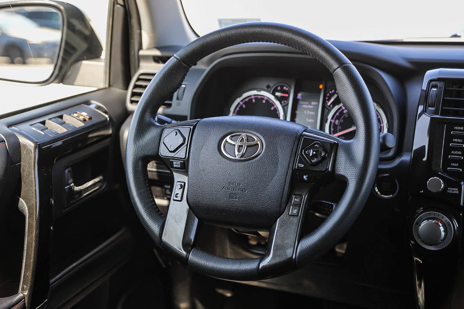 Thumbnail: 2022 Toyota 4Runner - 14