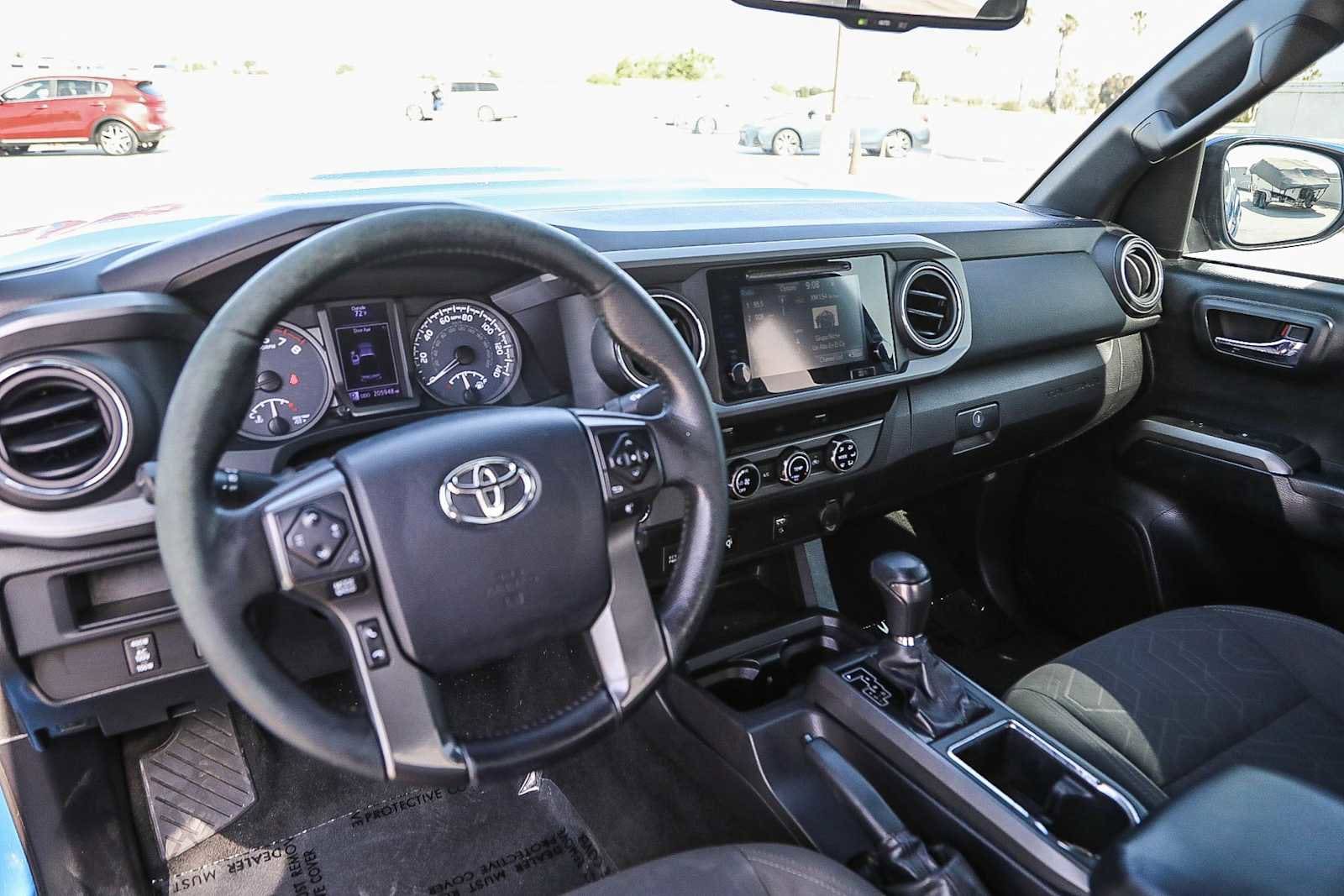 Thumbnail: 2016 Toyota Tacoma - 11
