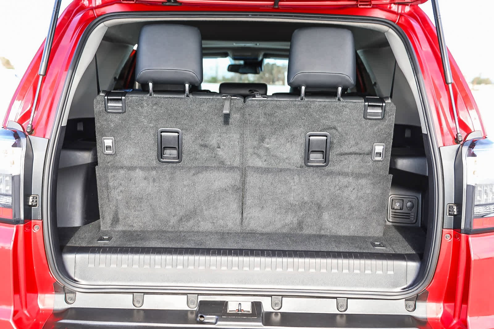 Thumbnail: 2020 Toyota 4Runner - 26