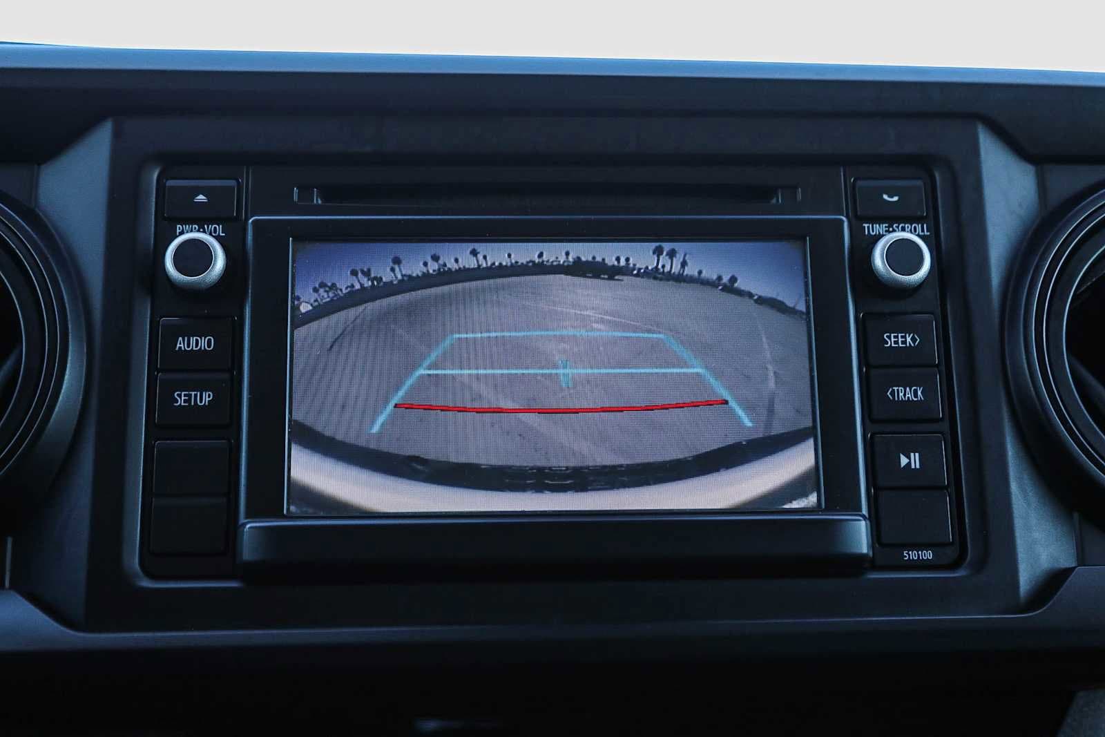 Thumbnail: 2018 Toyota Tacoma - 21