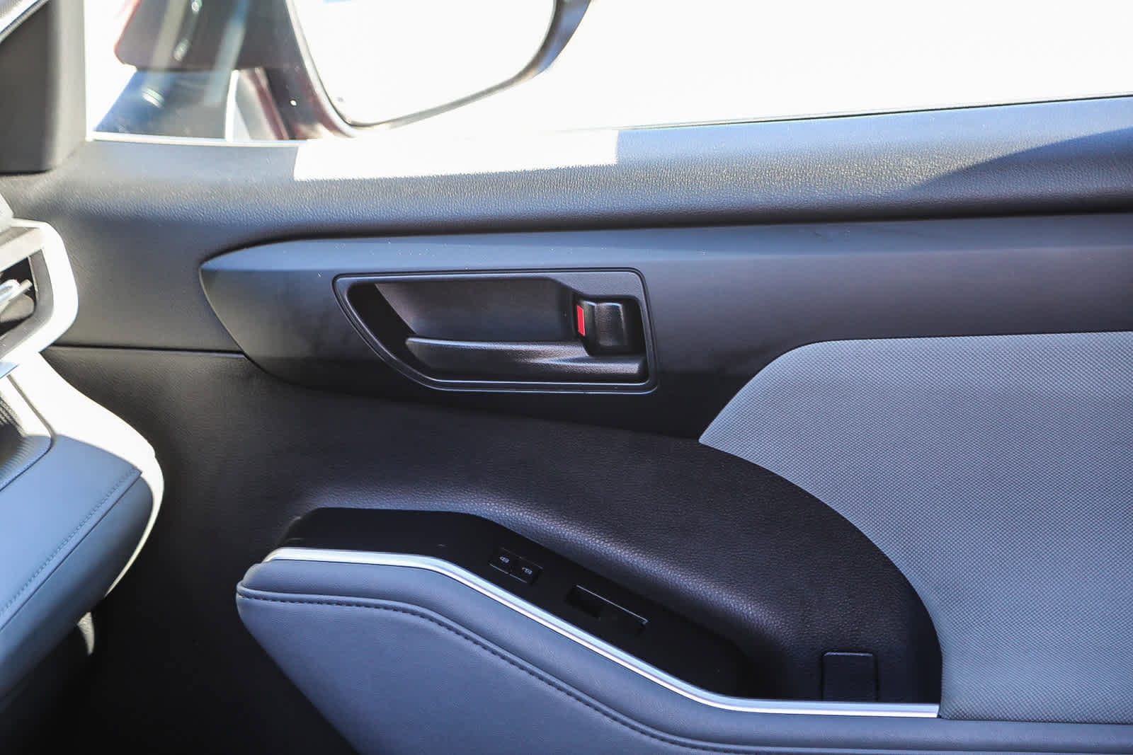 Thumbnail: 2020 Toyota Highlander - 21