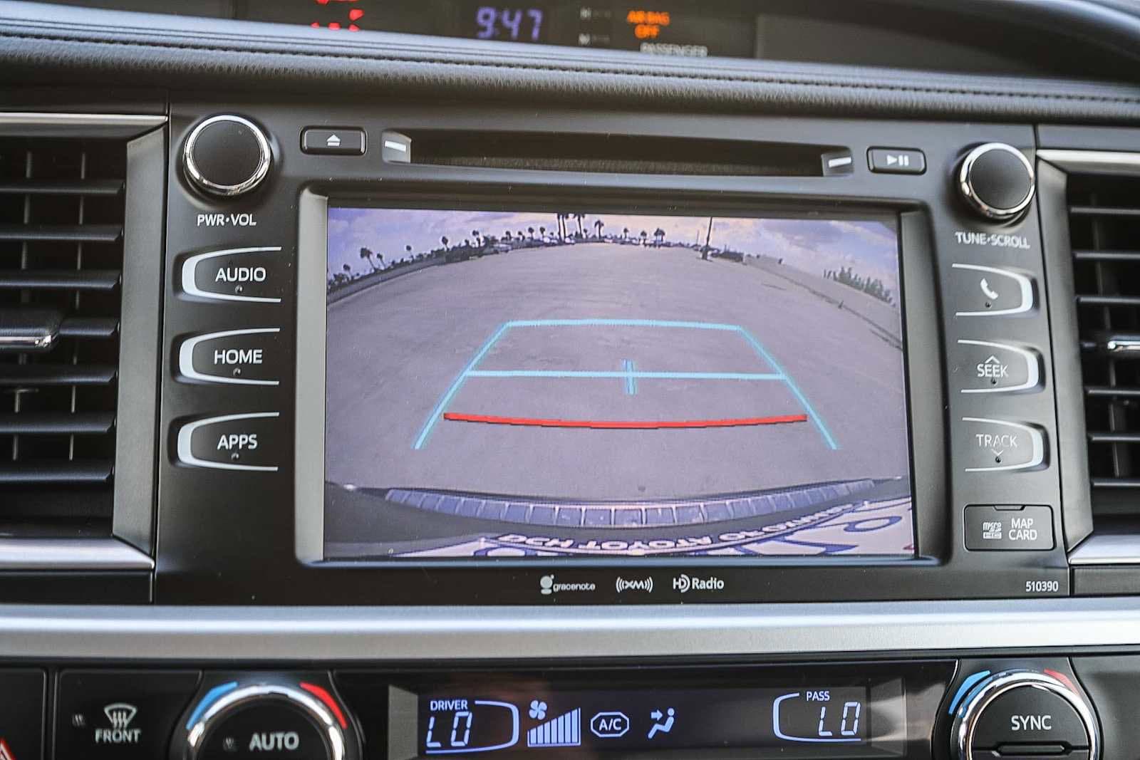 Thumbnail: 2019 Toyota Highlander - 21