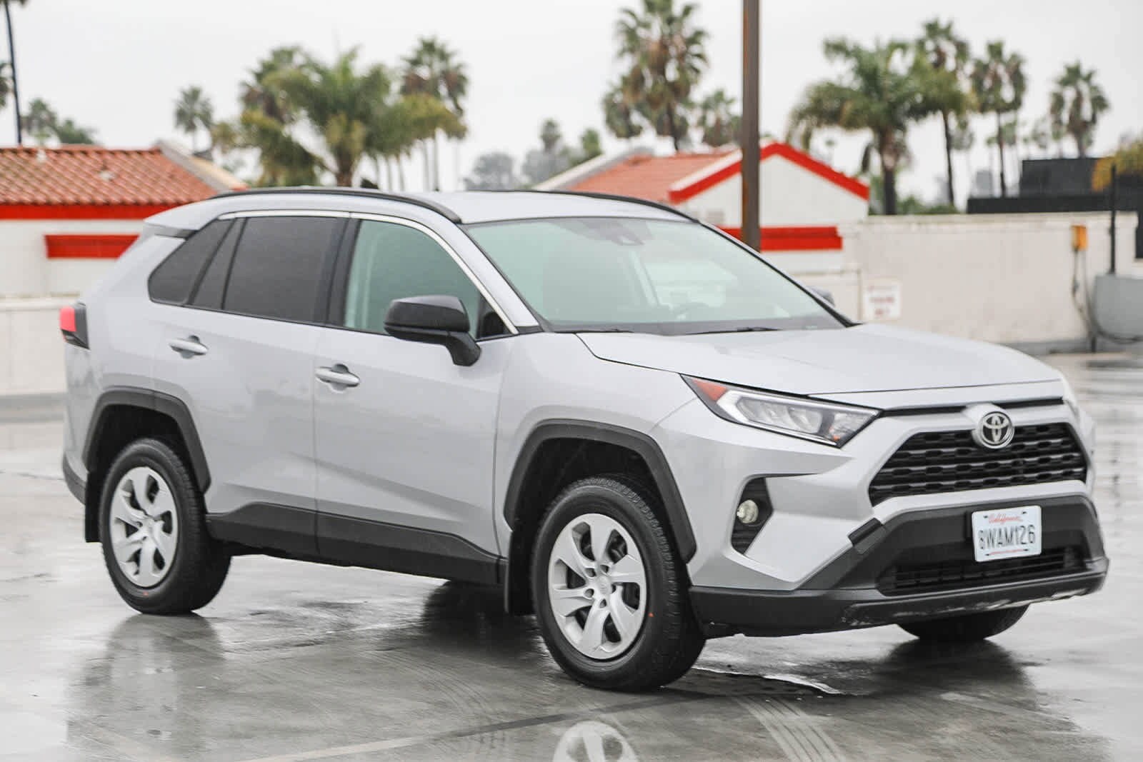 2021 Toyota RAV4 LE photo 3