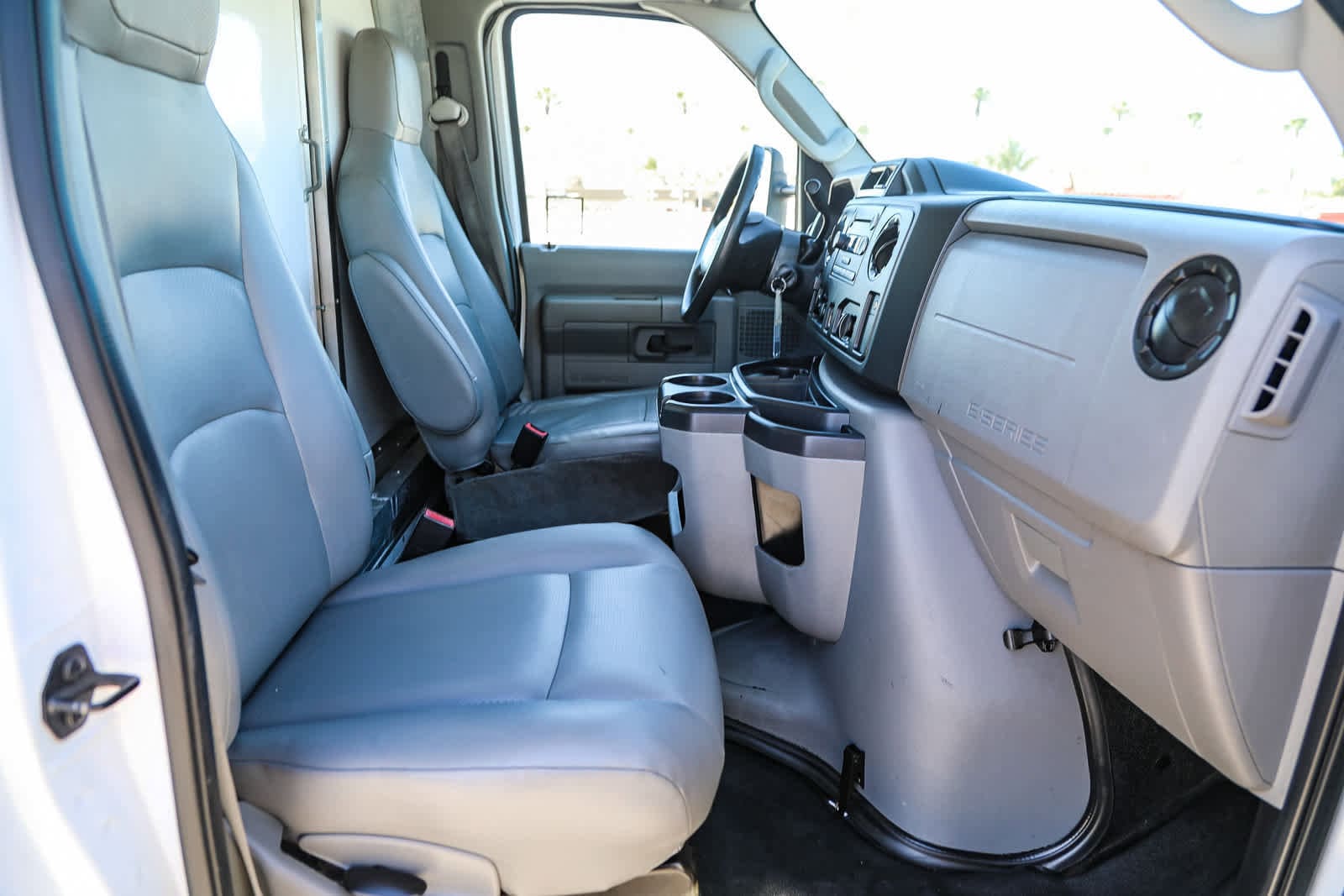 Thumbnail: 2015 Ford Econoline - 15