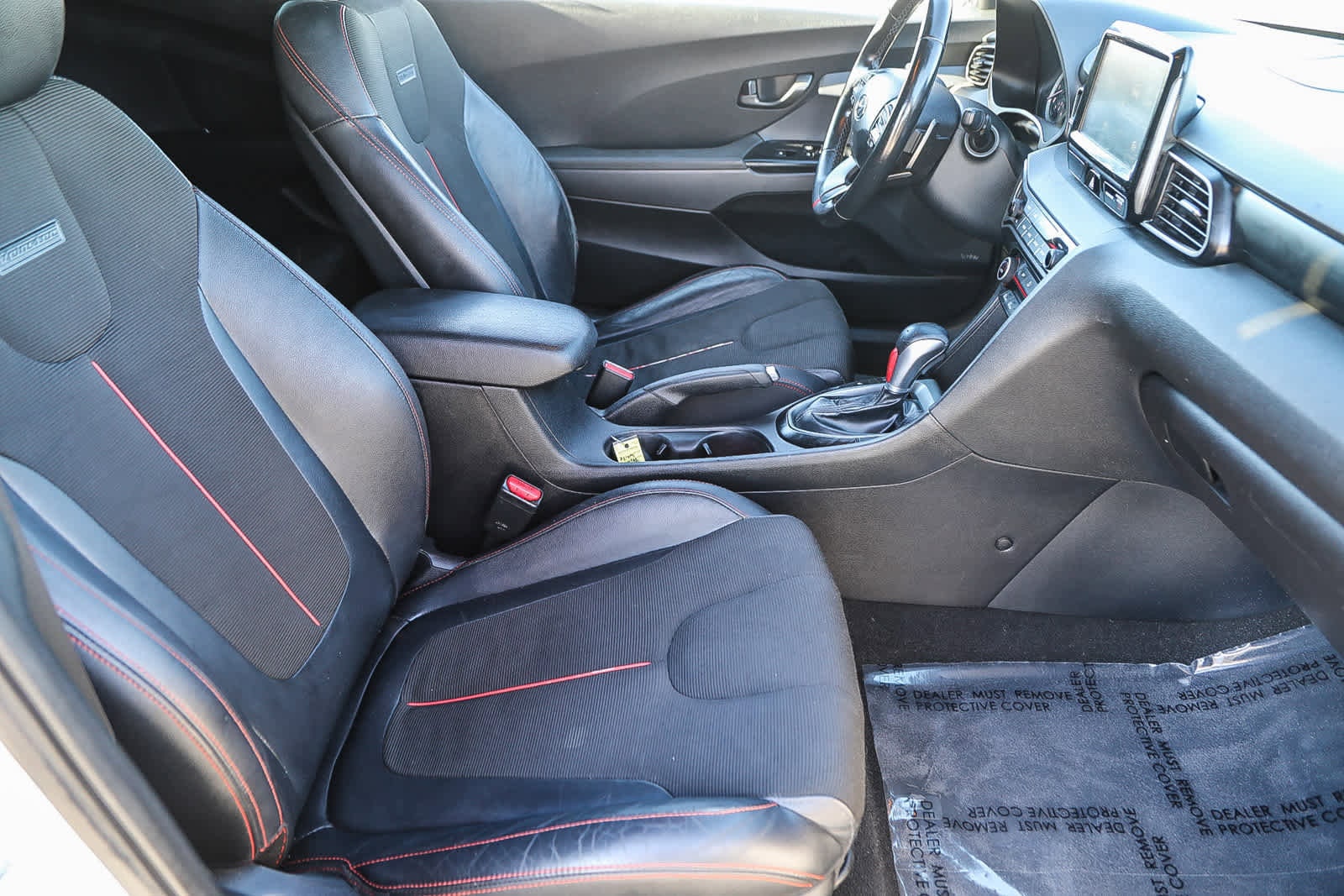 Thumbnail: 2019 Hyundai Veloster - 17