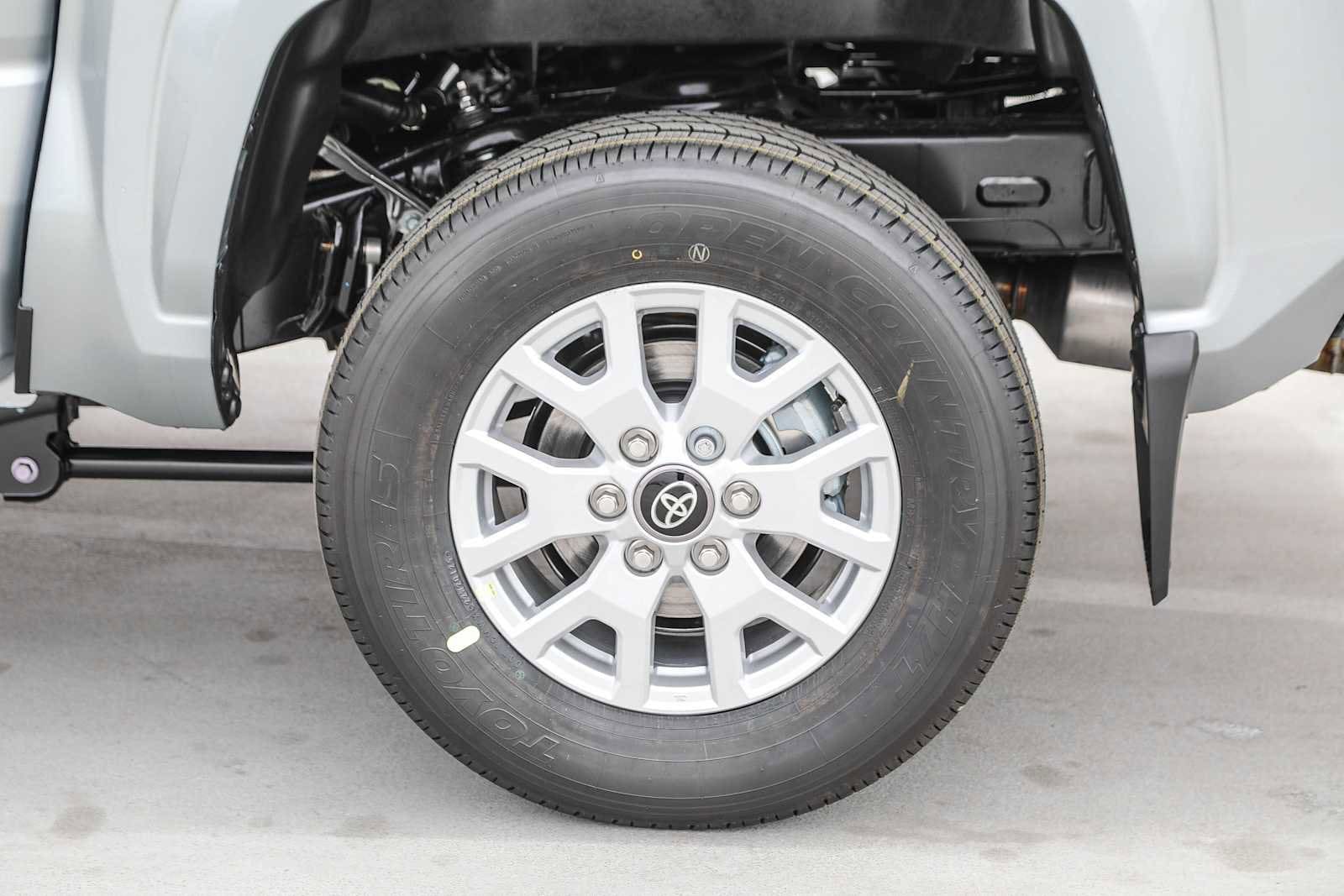 2025 Toyota Tacoma SR5 10