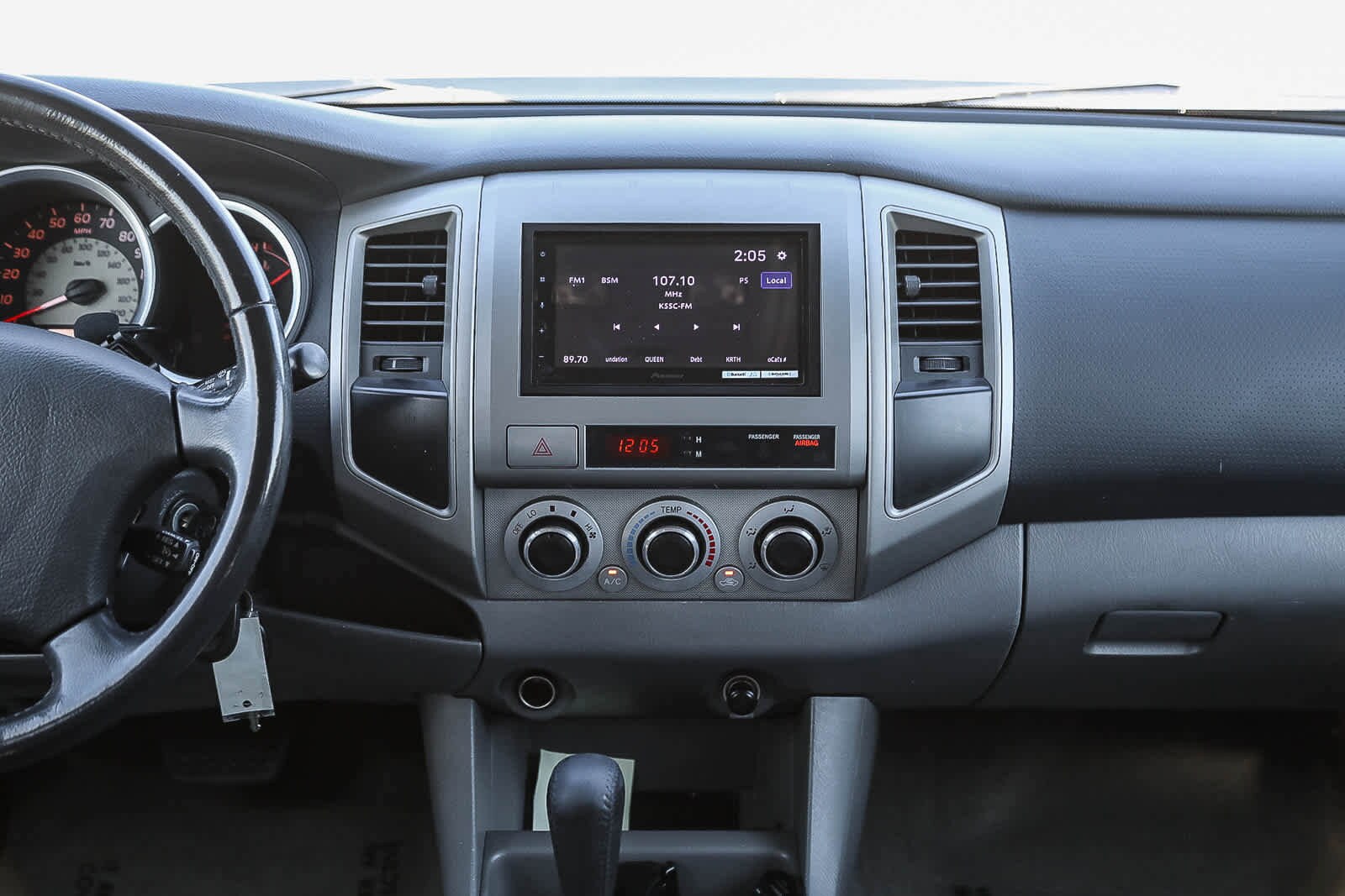 Thumbnail: 2005 Toyota Tacoma - 13