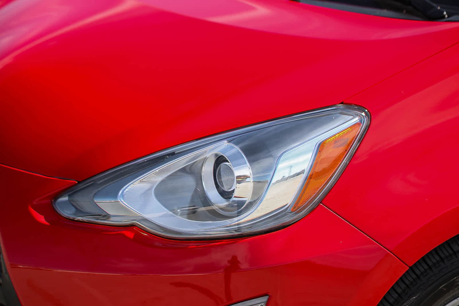 Thumbnail: 2015 Toyota Prius c - 8