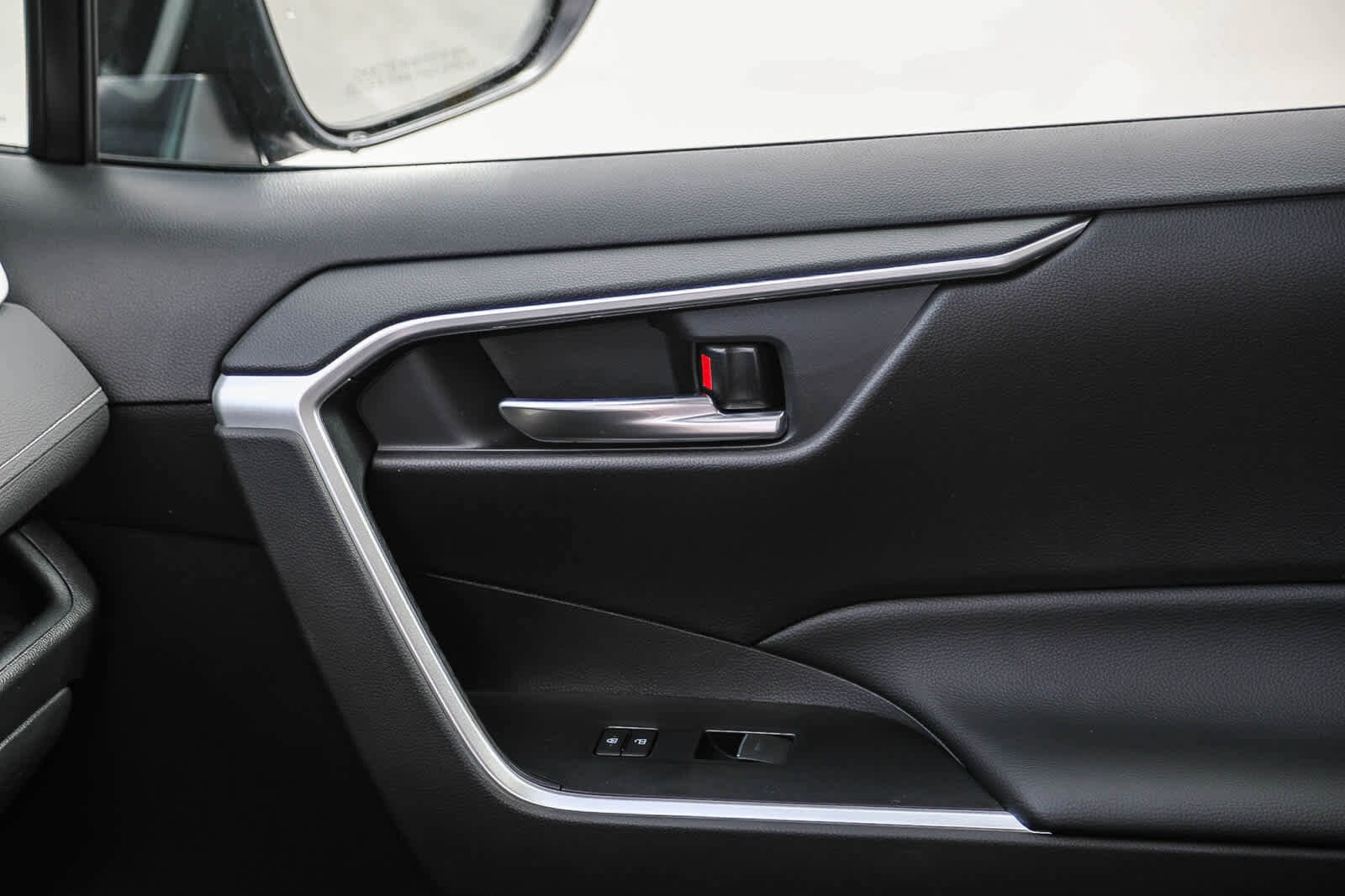 Thumbnail: 2025 Toyota RAV4 - 23