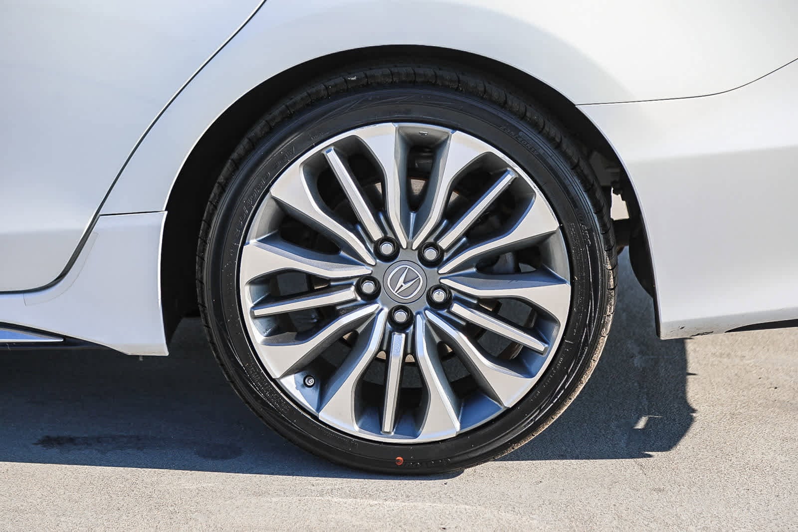 Thumbnail: 2018 Acura RLX - 11