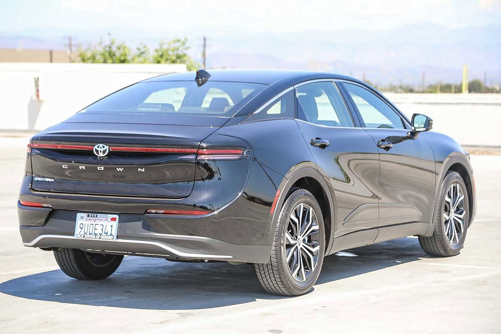 Thumbnail: 2026 Toyota Crown - 5