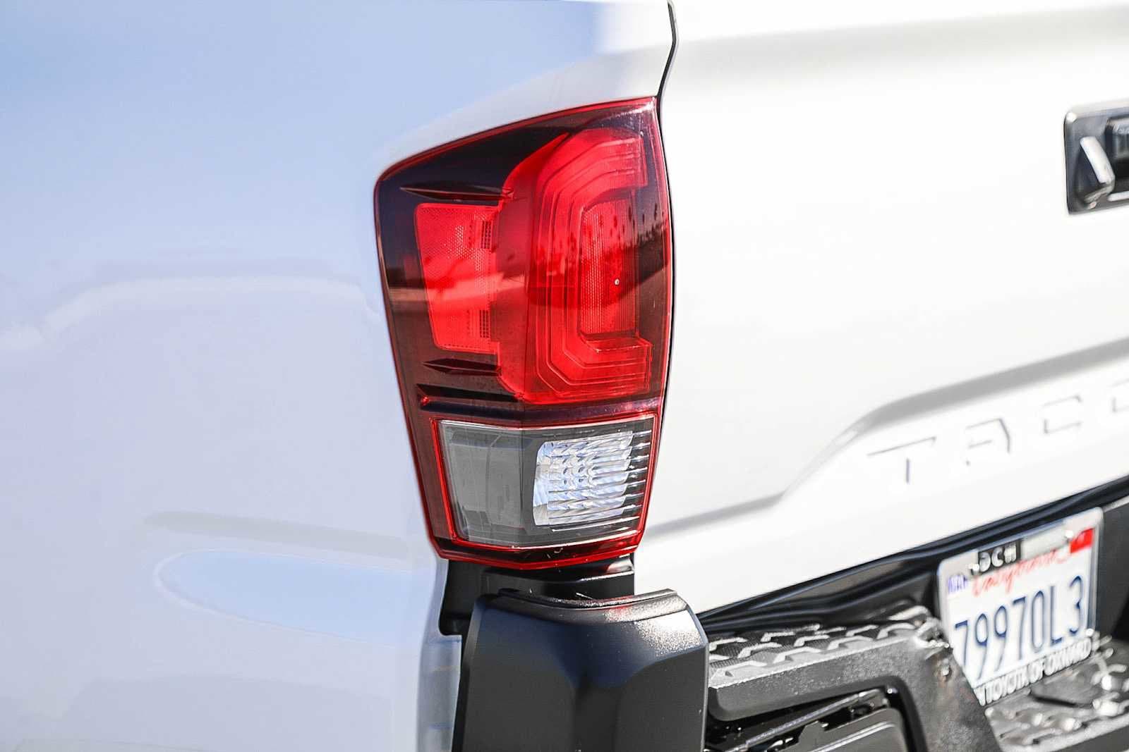 Thumbnail: 2018 Toyota Tacoma - 8