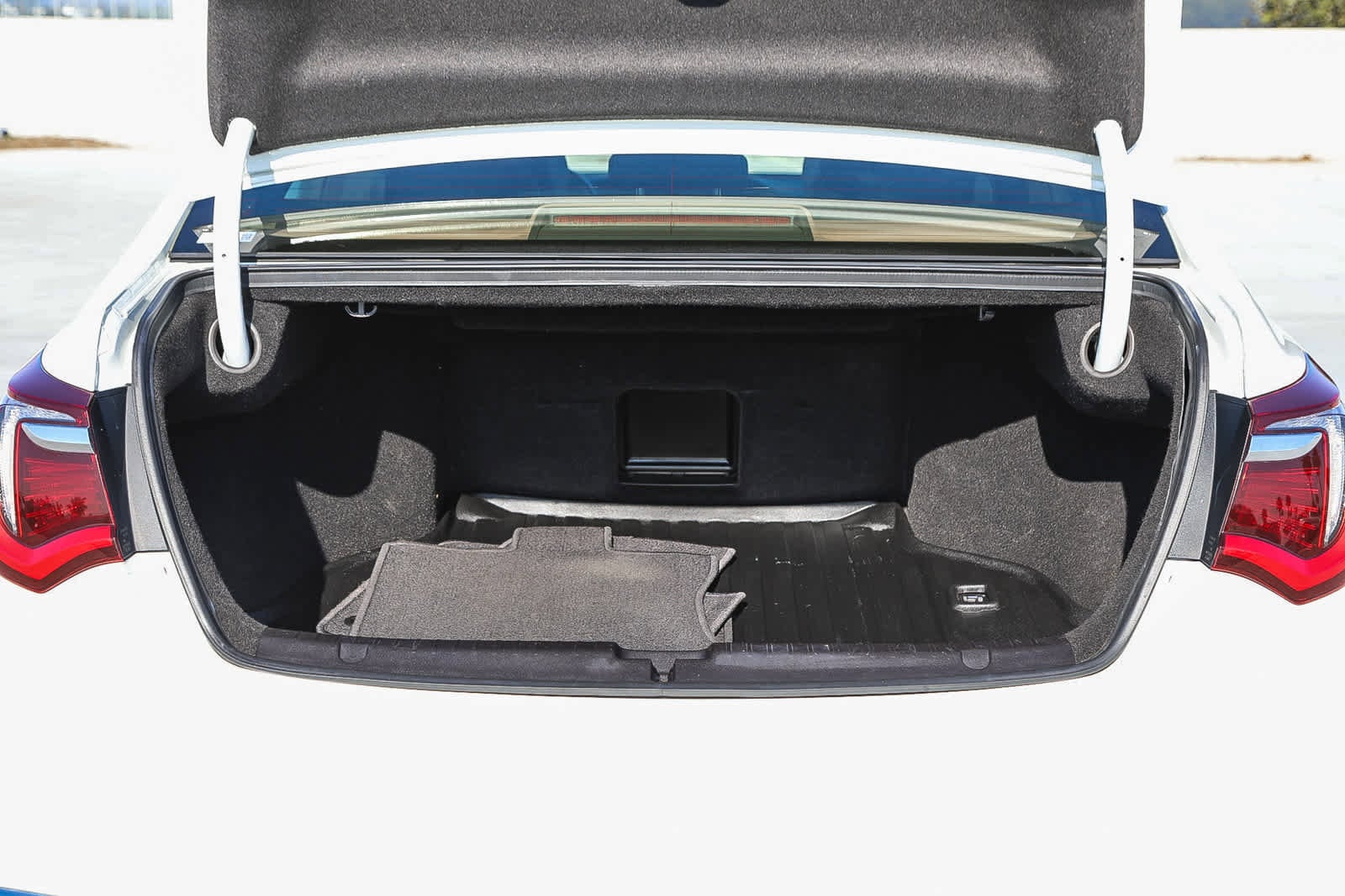 Thumbnail: 2018 Acura RLX - 26