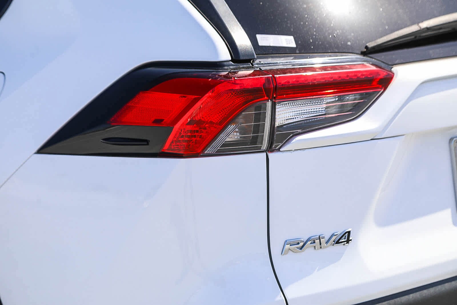 Thumbnail: 2020 Toyota RAV4 - 10