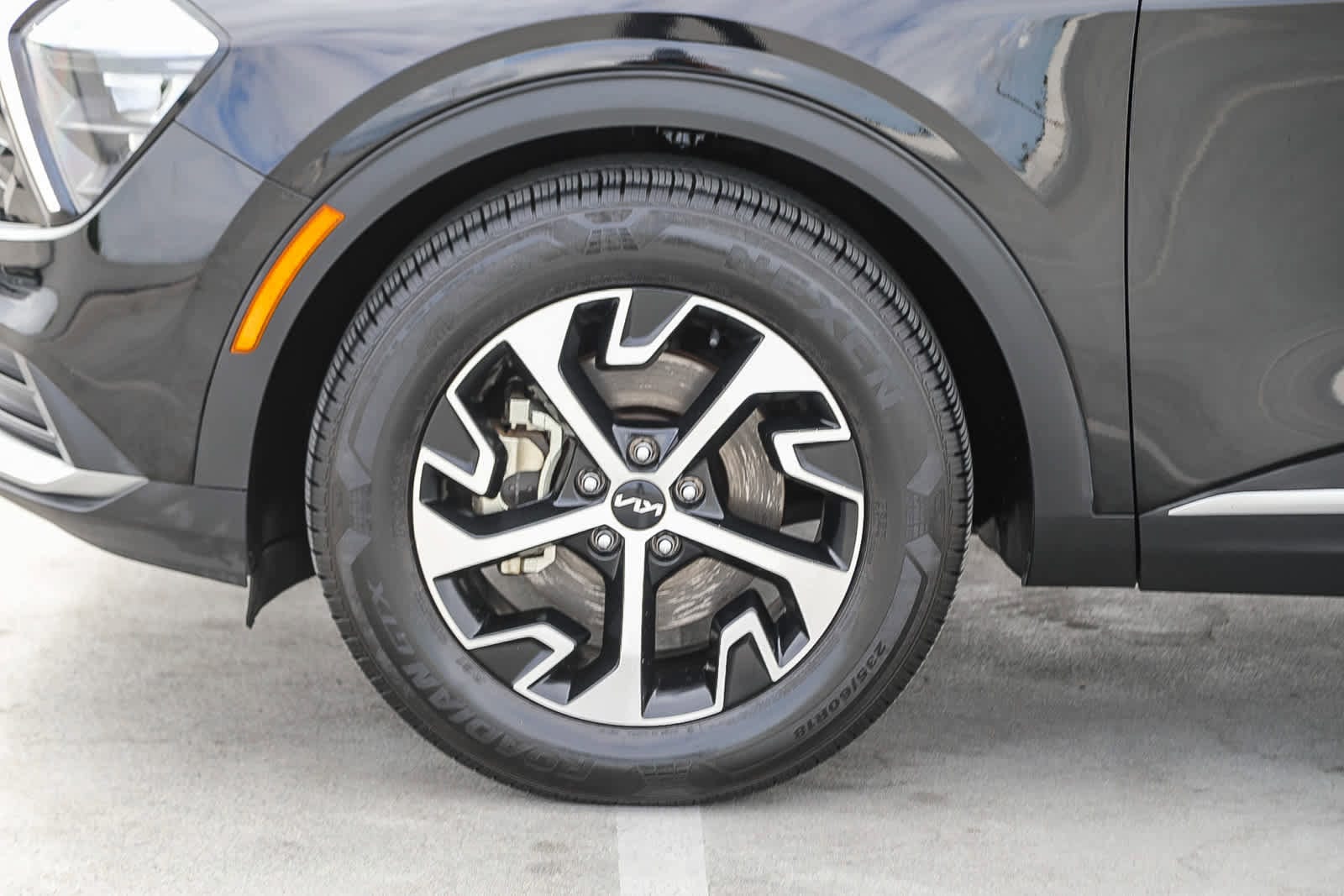Thumbnail: 2023 Kia Sportage - 10