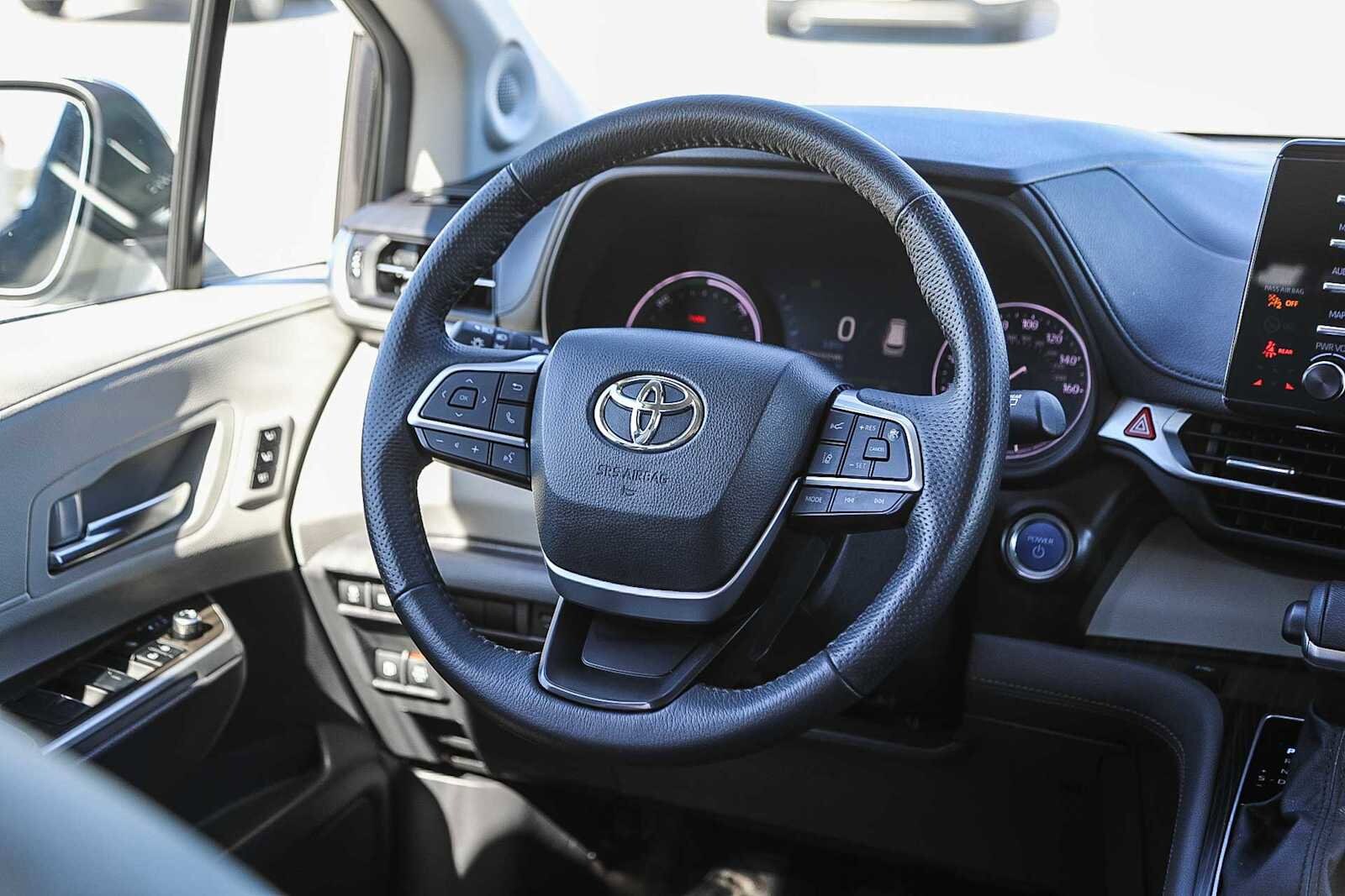 Thumbnail: 2024 Toyota Sienna - 16