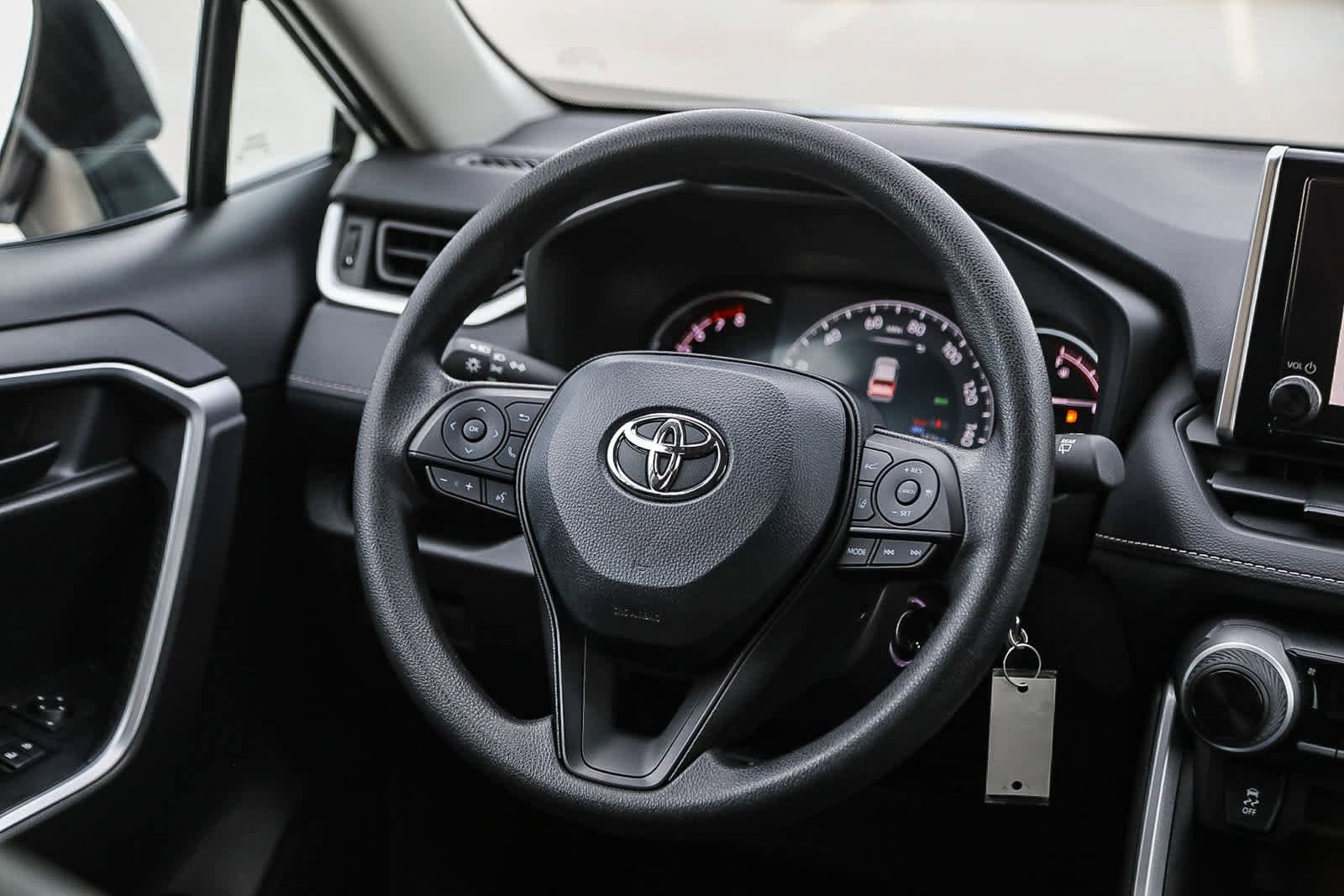 Thumbnail: 2025 Toyota RAV4 - 16