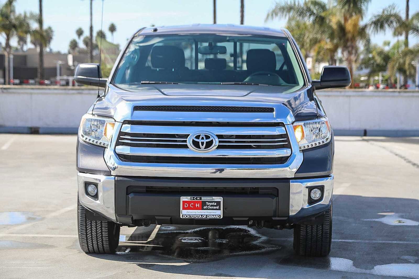 2017 Toyota Tundra SR5 photo 2
