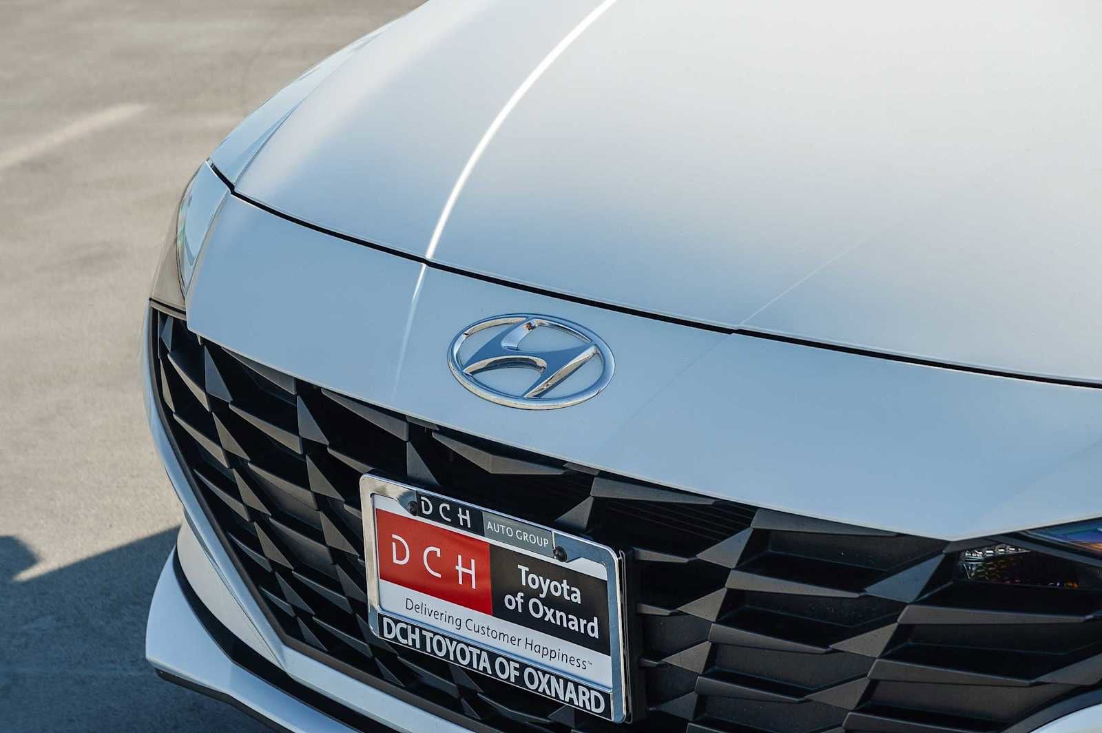 Thumbnail: 2023 Hyundai Elantra - 10