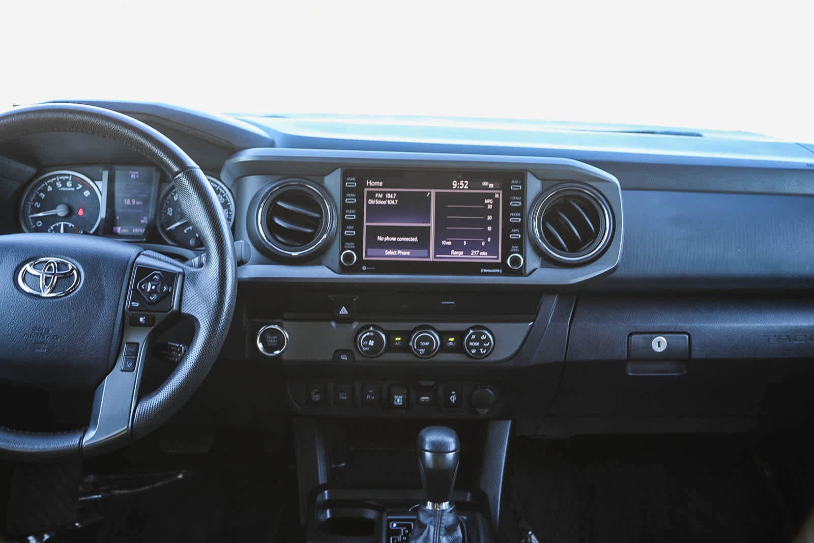 Thumbnail: 2020 Toyota Tacoma - 14