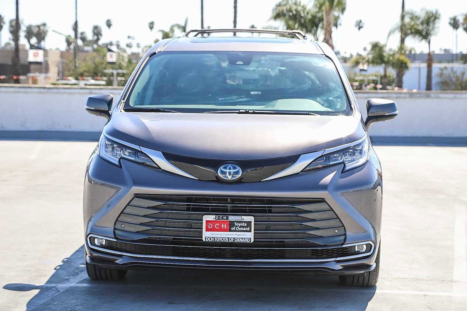 Thumbnail: 2024 Toyota Sienna - 4